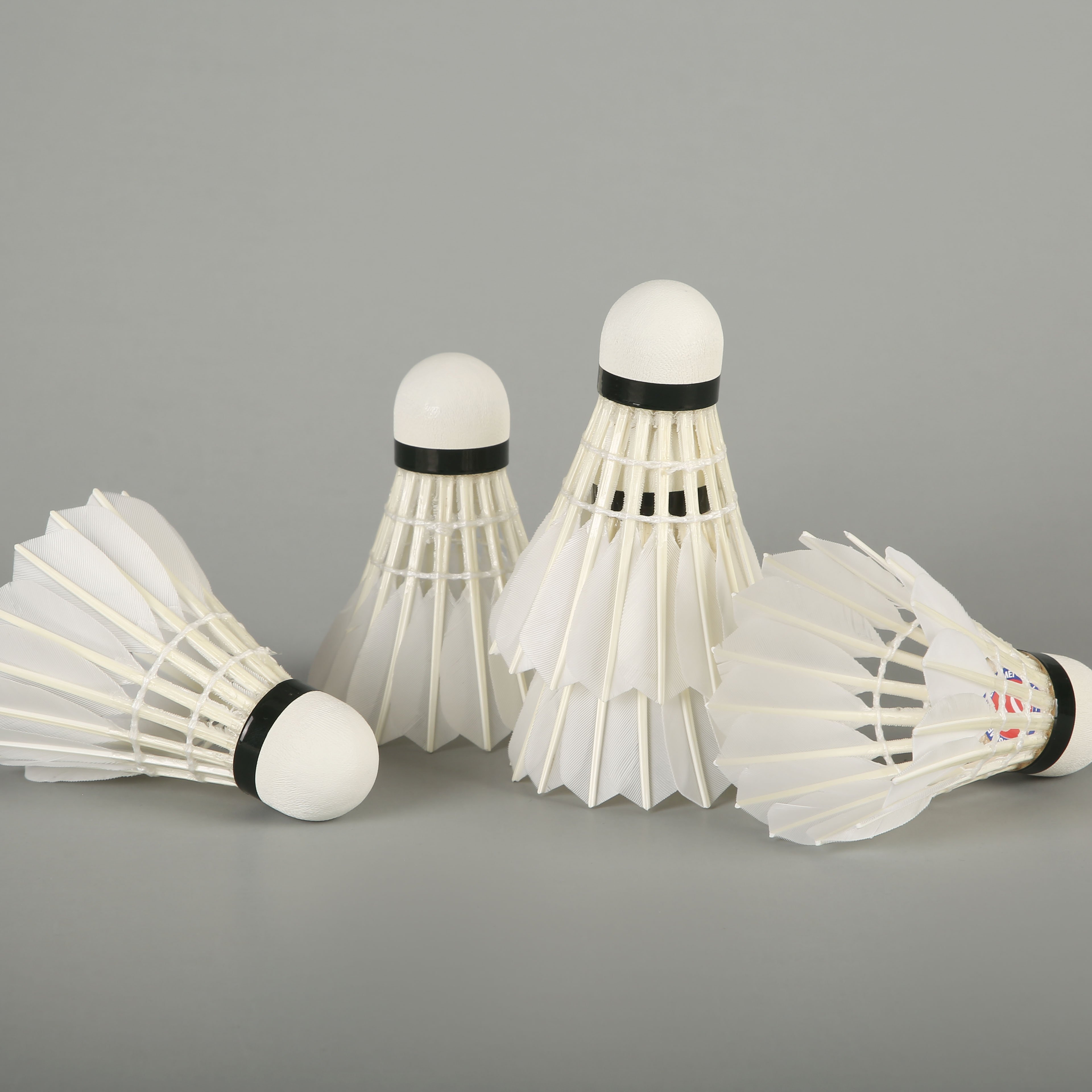 Lingmei 90 Top Quality Goose Feather Badminton Shuttlecock For International Tournament