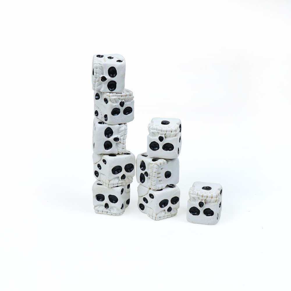Professional Customized Casino Bar Casual Game Dice 20MM White Resin Skull Shape Dice Card Game Accessory Dice
