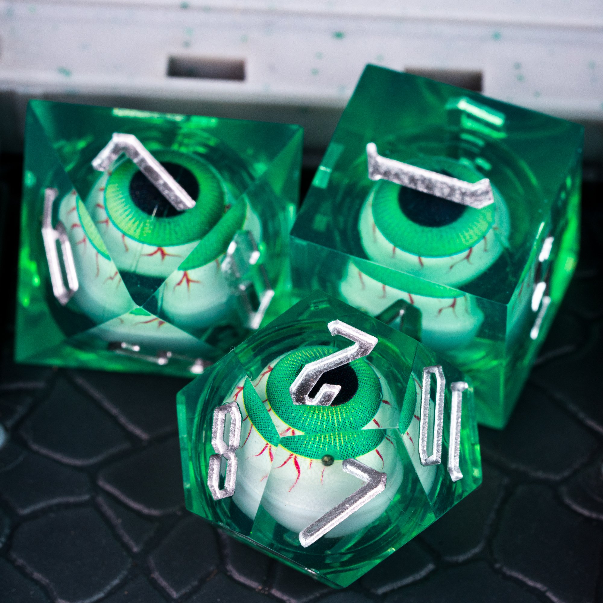 Udixi Polyhedral custom logo rpg dungeons and dragons resin sharp edge liquid core dice Eyeballs