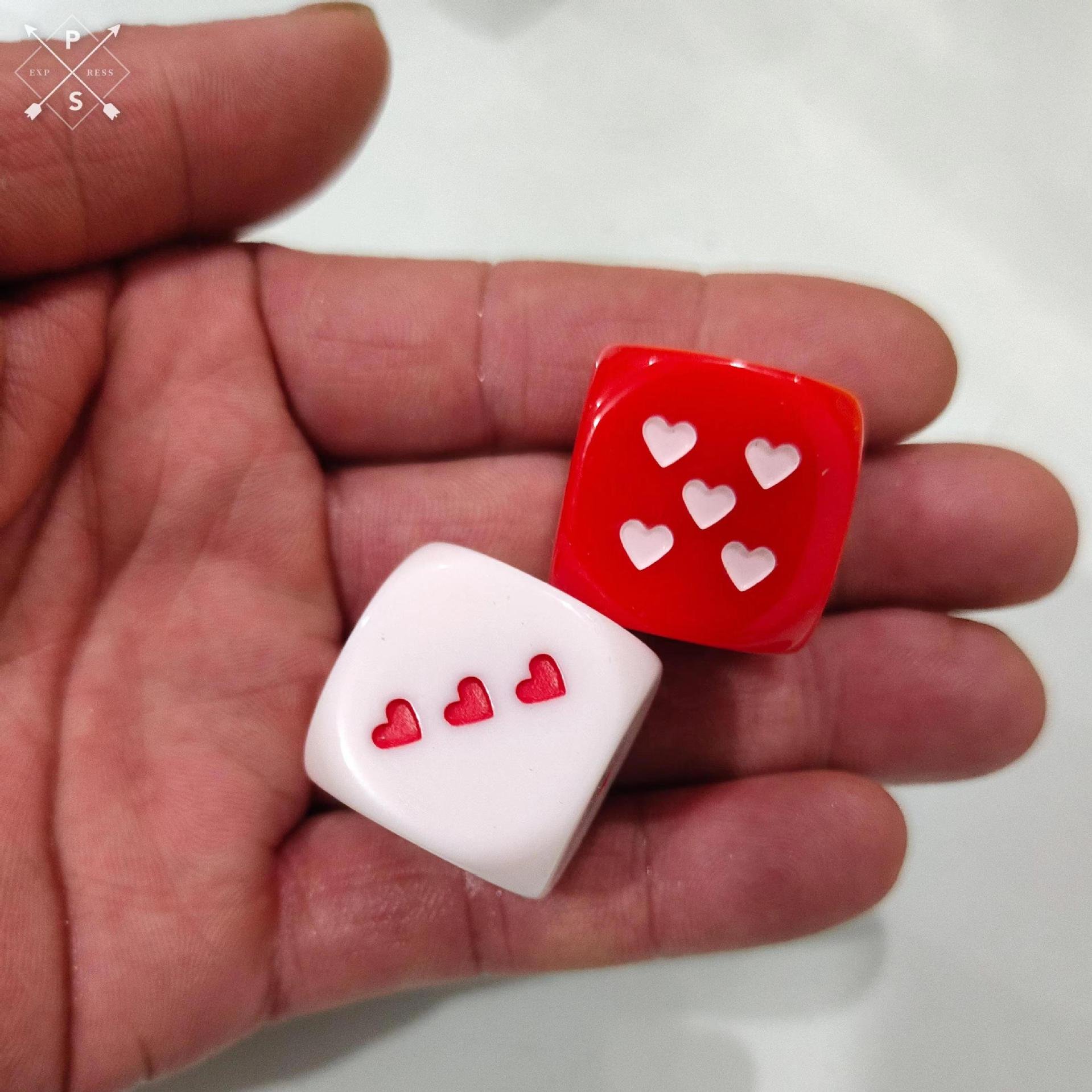 Red and white 25mm love acrylic dice points game props heart-shaped couple fun dice game dice wholesale