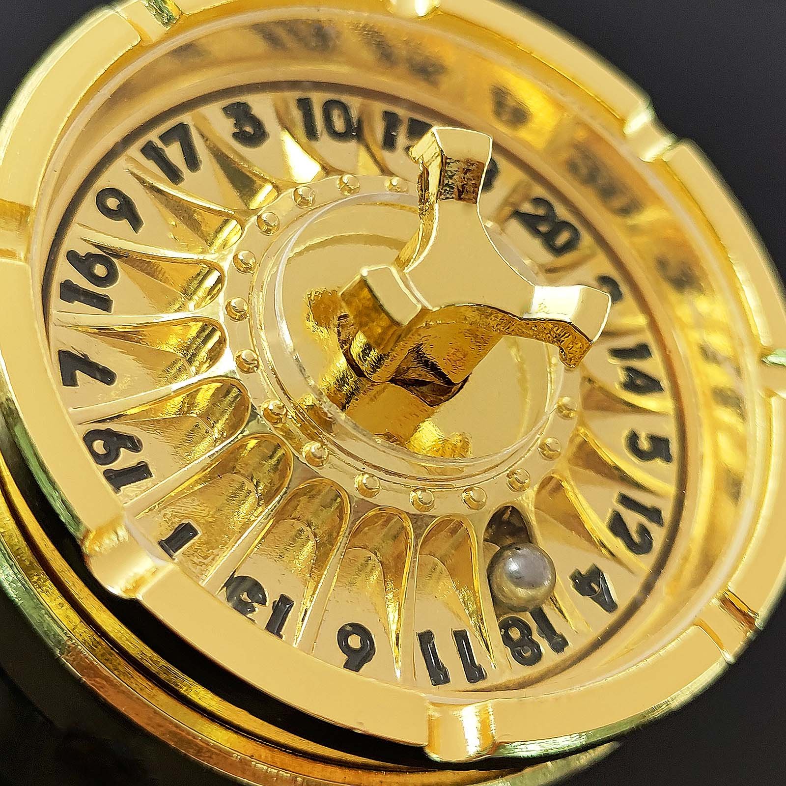 New Product Lucky Gold D20 Dice Rotatable Metal Compass Fidget Dice for Playing Games