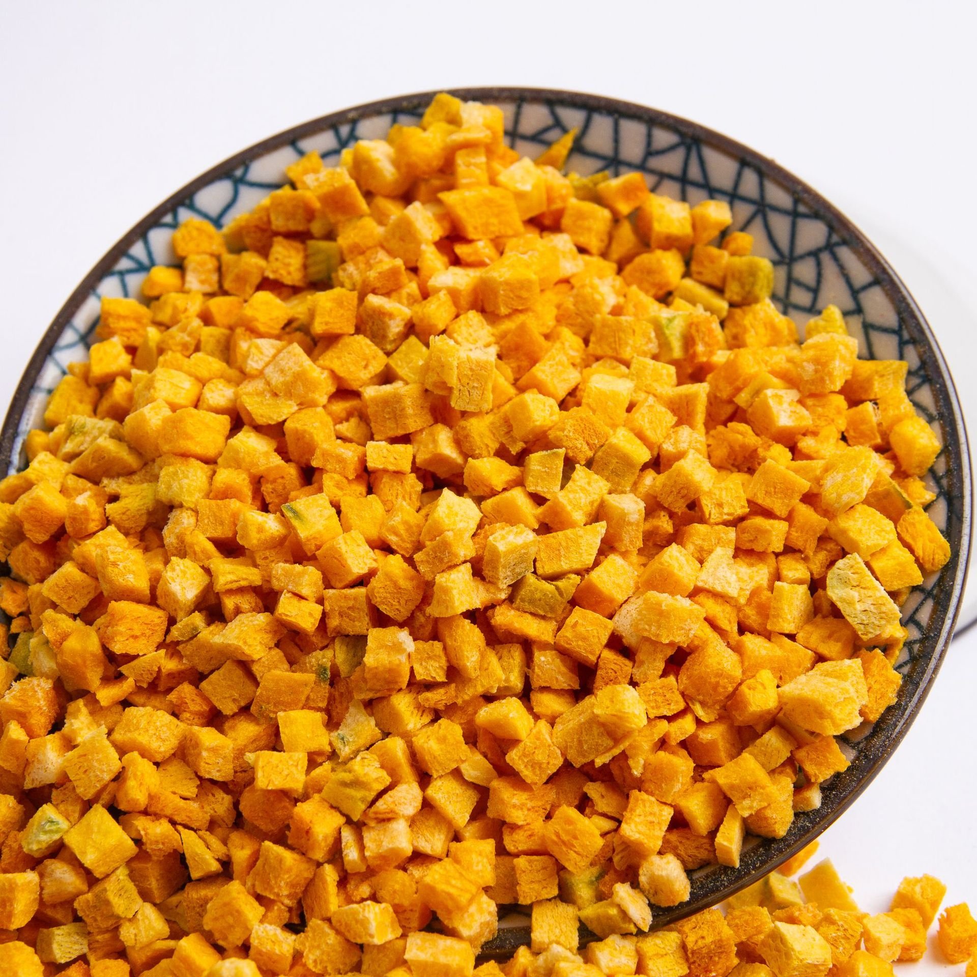 oem ODM pumpkin diced pet food added nutrition supplement dehydrated vegetables 5*5*5mm freeze-dried pumpkin diced