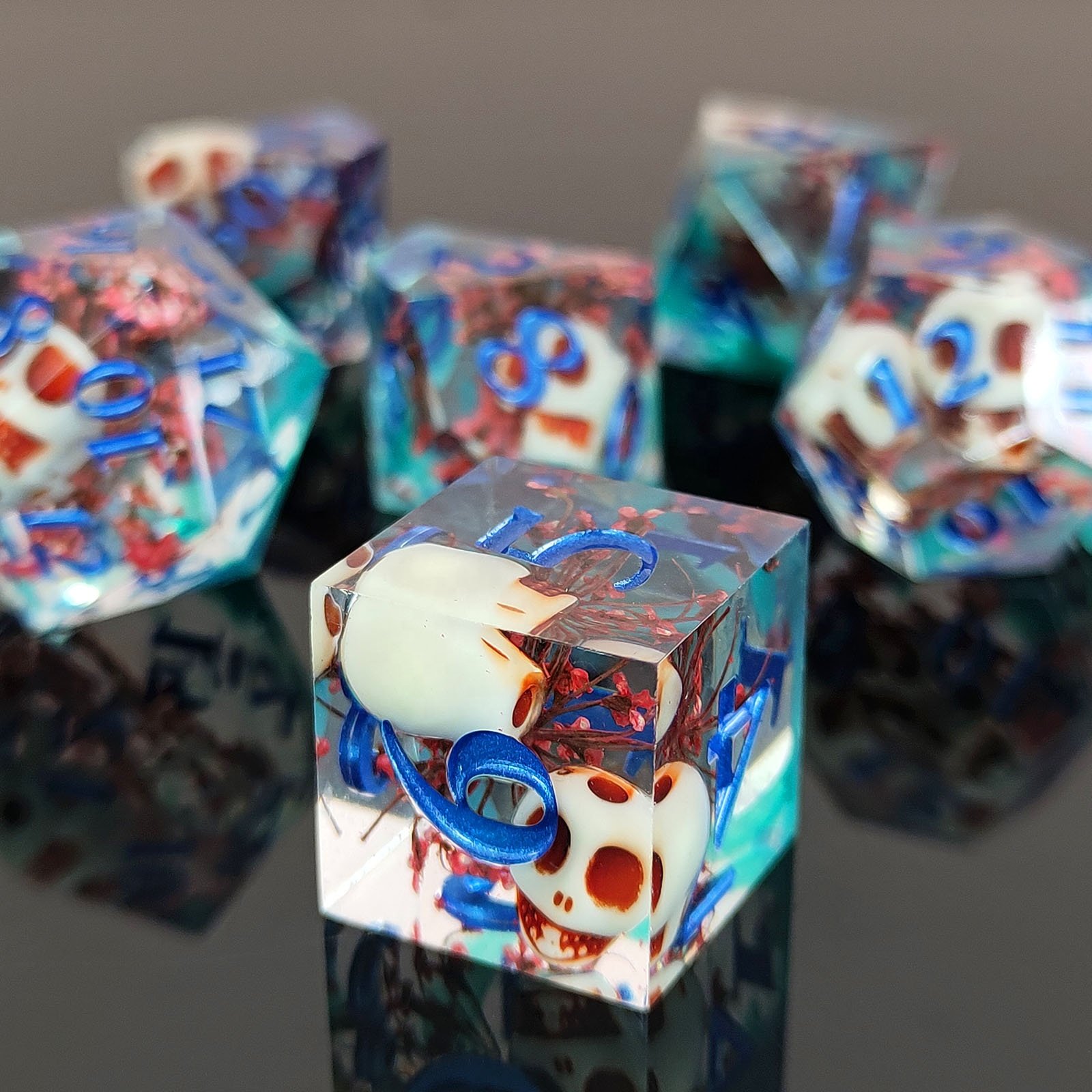 Halloween Romantic Skeleton Transparent Blood Dice Resin Sharp Edge Dice Set for DND Game Player