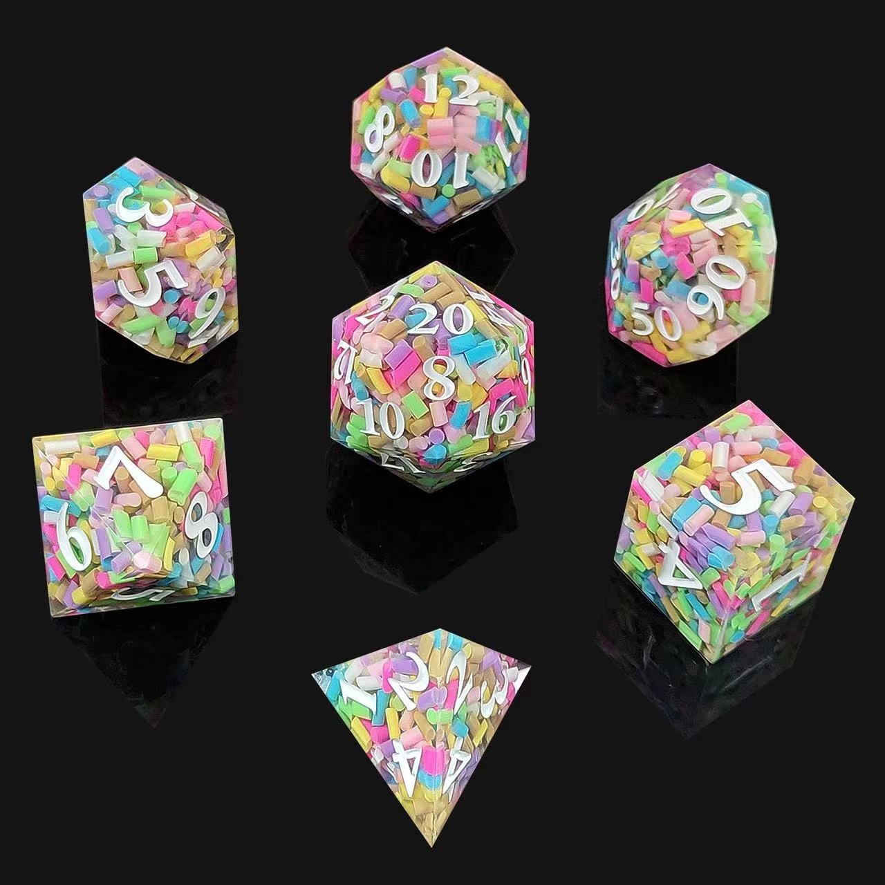 Sharp-Edged Resin Polyhedral D6 D20 DND RPG Dice Pointy Figures with Intricate Design