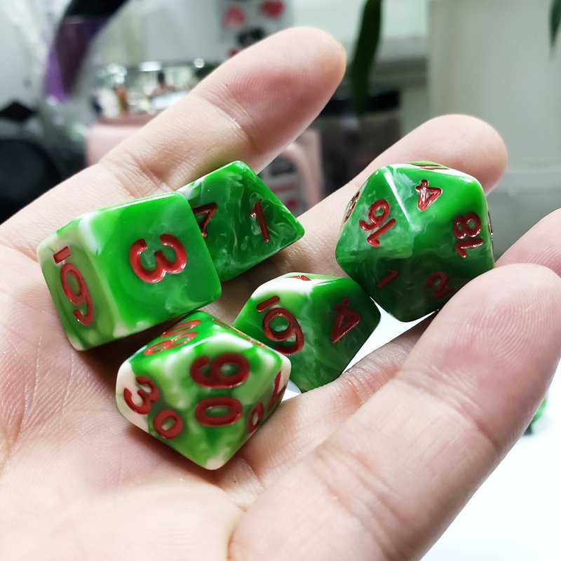 Custom Logo RPG Tabletop Games Set Green and White Polyhedral Engraved For Dungeons And Dragons D&d Rpg Dice