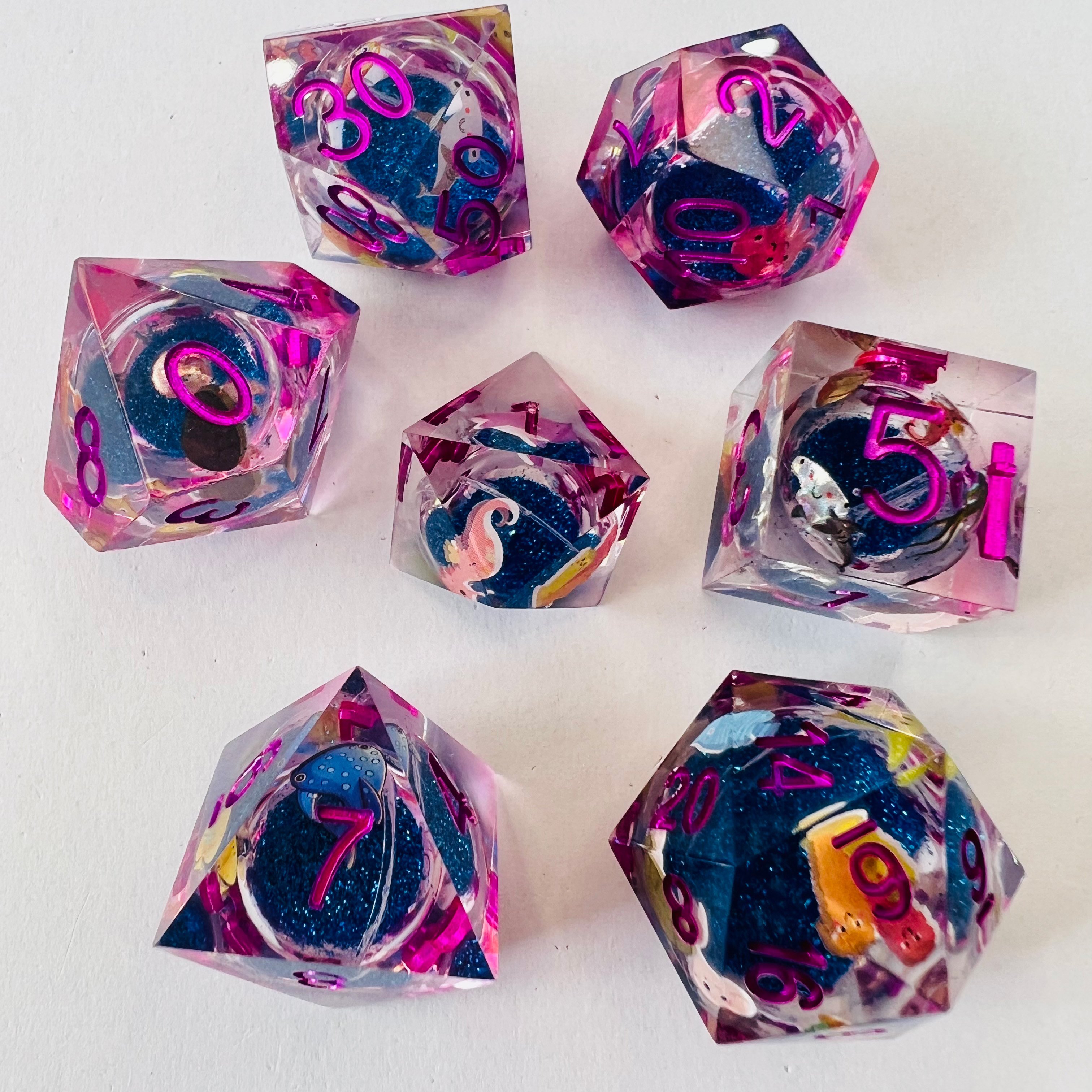 Dungeons and Dragons RPG Handmade Dice Set 16mm Polyhedral Square Cube Resin Dice with Liquid Core Custom Plastic Dice