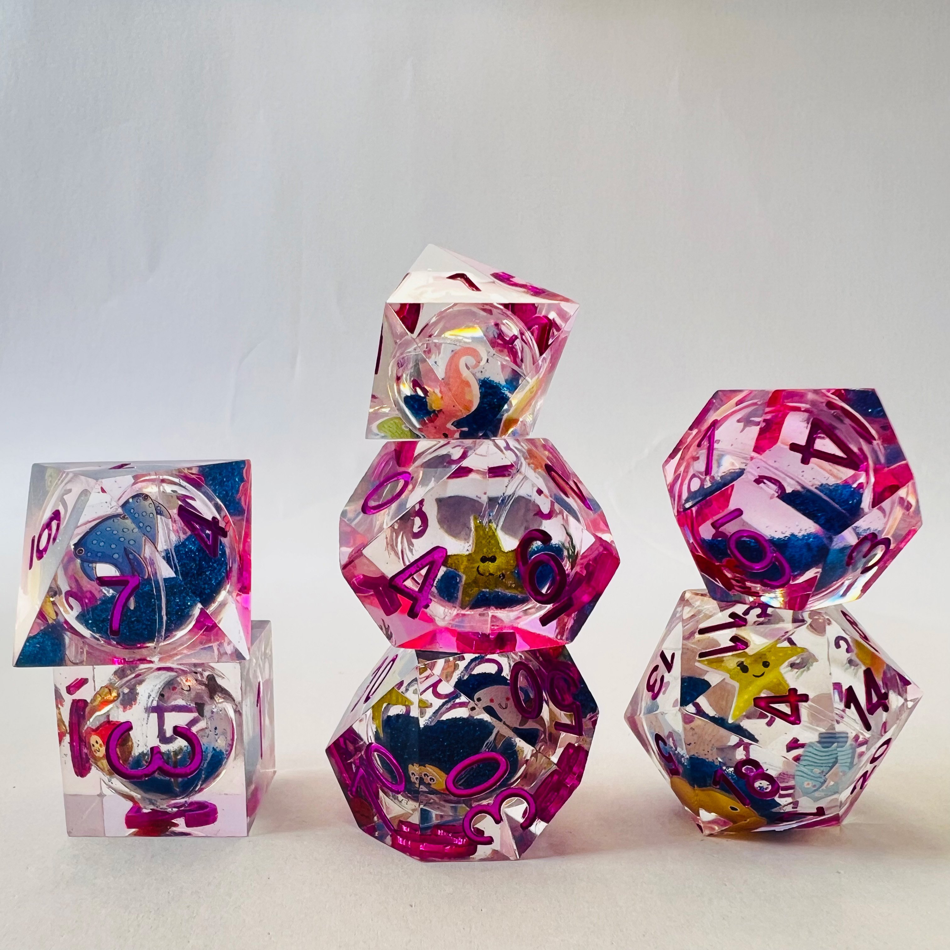 Dungeons and Dragons RPG Handmade Dice Set 16mm Polyhedral Square Cube Resin Dice with Liquid Core Custom Plastic Dice