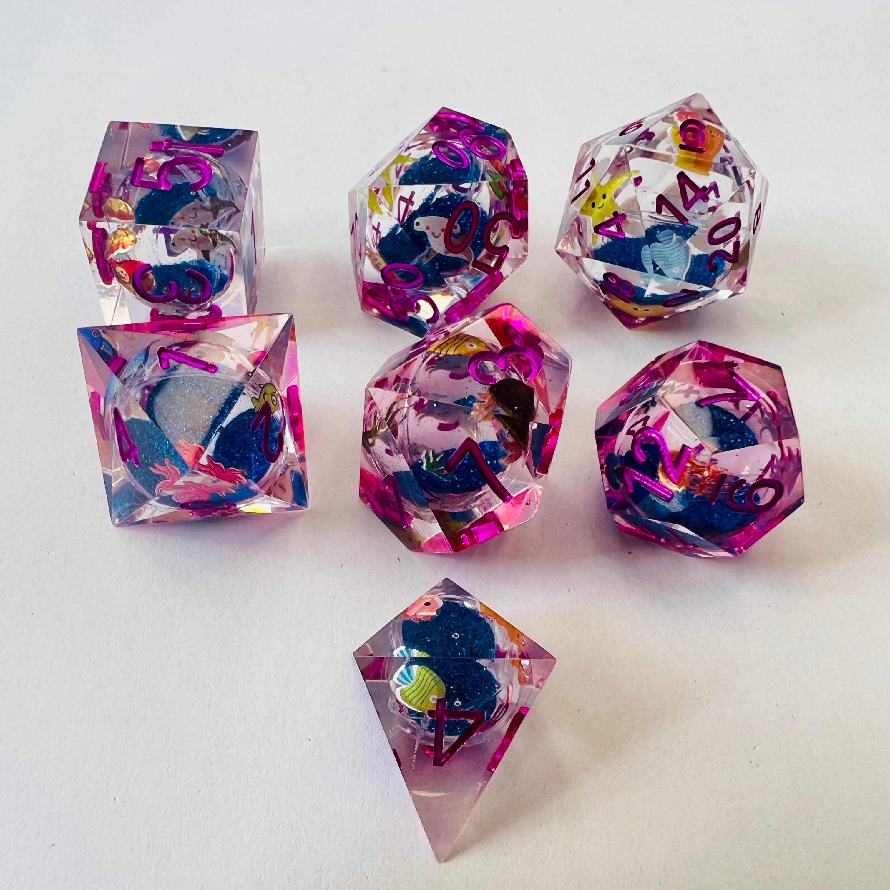 Dungeons and Dragons RPG Handmade Dice Set 16mm Polyhedral Square Cube Resin Dice with Liquid Core Custom Plastic Dice