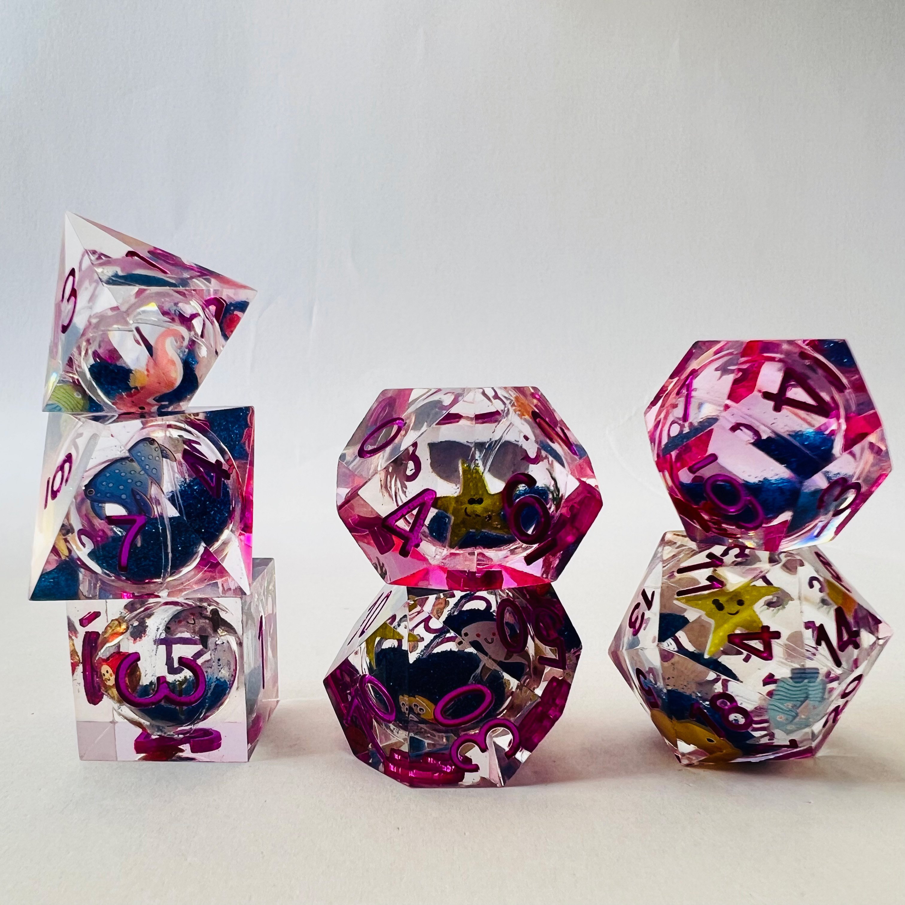 Dungeons and Dragons RPG Handmade Dice Set 16mm Polyhedral Square Cube Resin Dice with Liquid Core Custom Plastic Dice