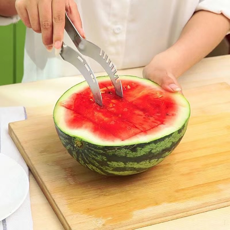 Multi-Function Stainless Steel Watermelon Cutter Slicer and Fruit Dicing Divider Wood Vegetable and Fruit Cutting Tools