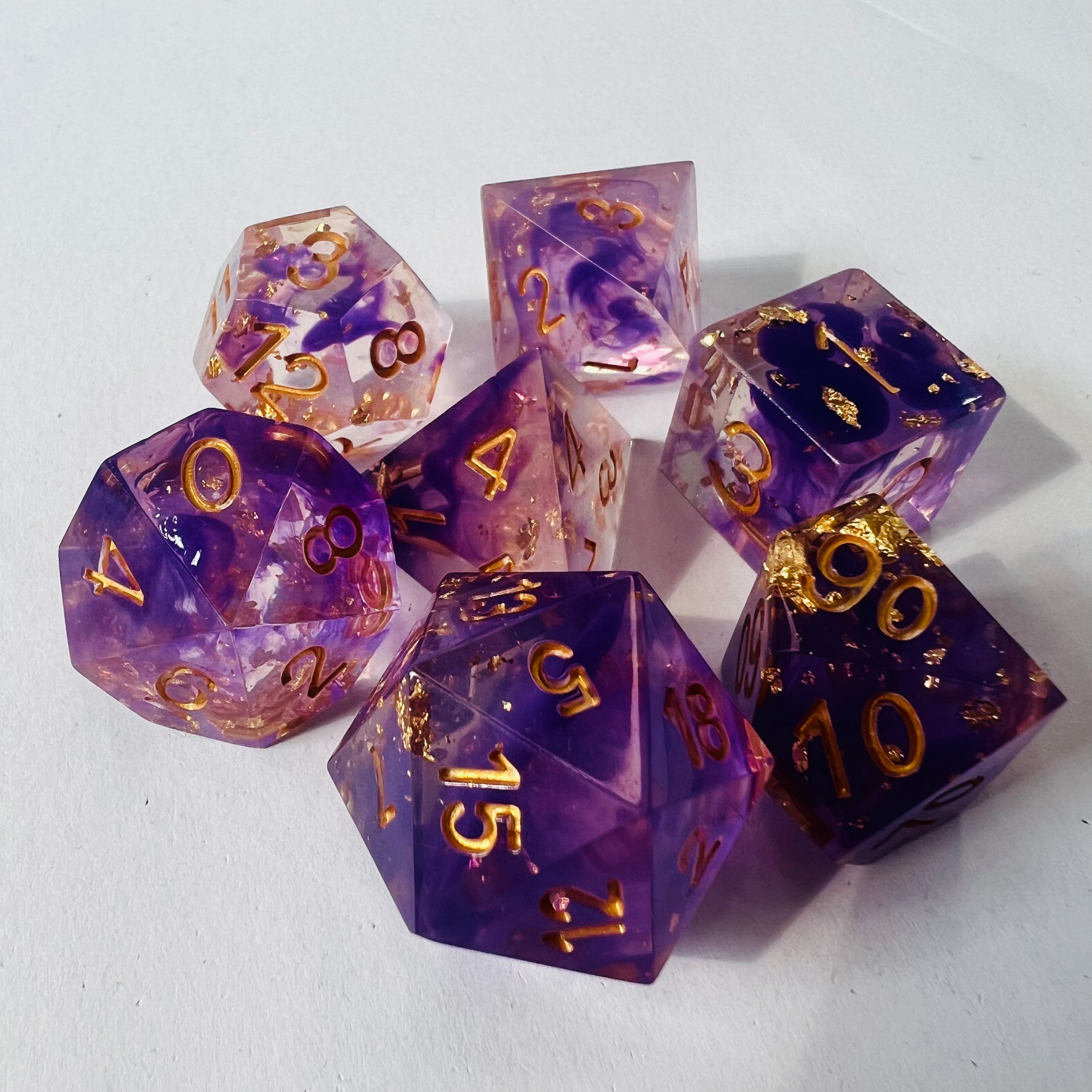Custom Engraved RPG D&D Polyhedral 16Mm Resin Purple Smoke 7pcs Square Corner Dice Set Dungeons And Dragons
