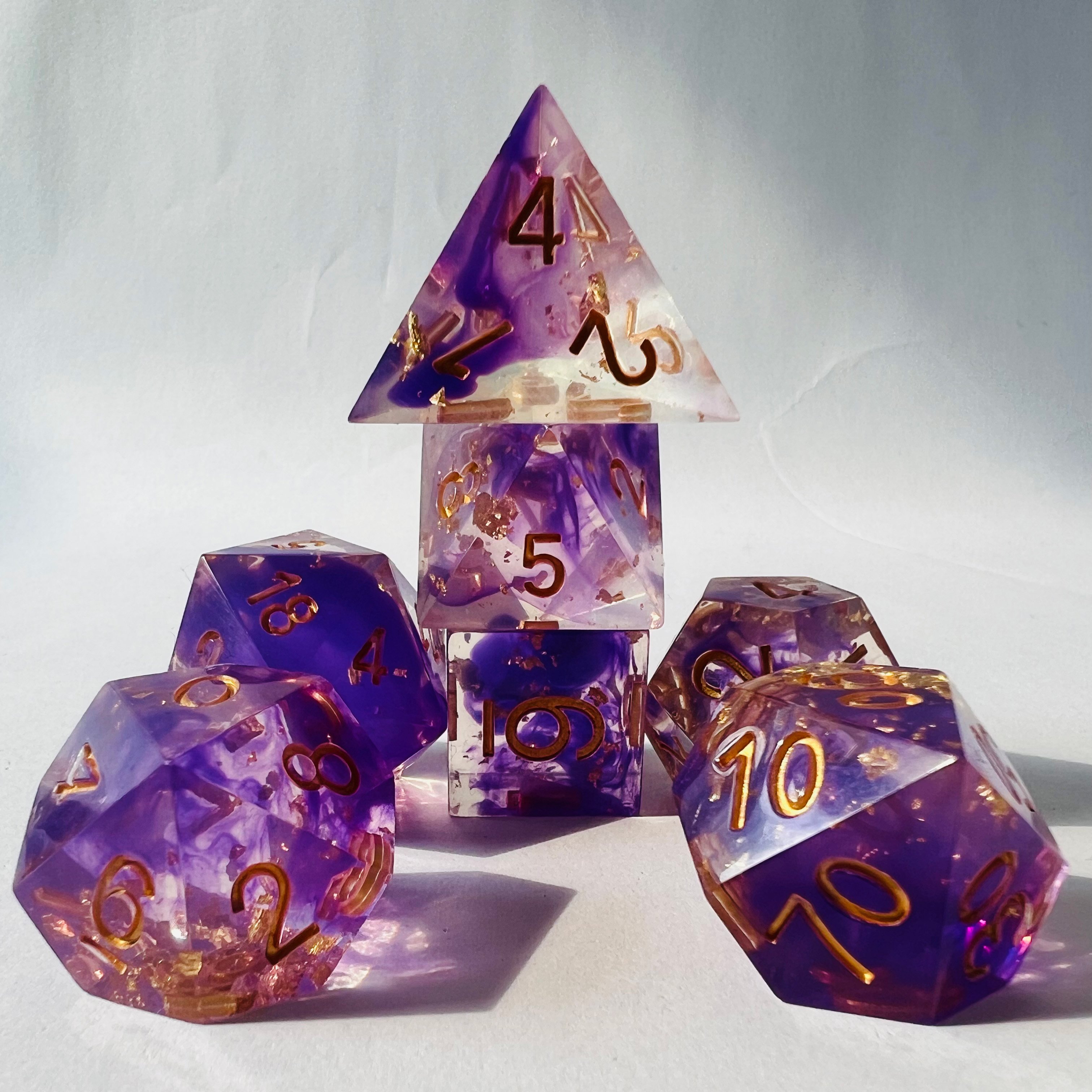 Custom Engraved RPG D&D Polyhedral 16Mm Resin Purple Smoke 7pcs Square Corner Dice Set Dungeons And Dragons