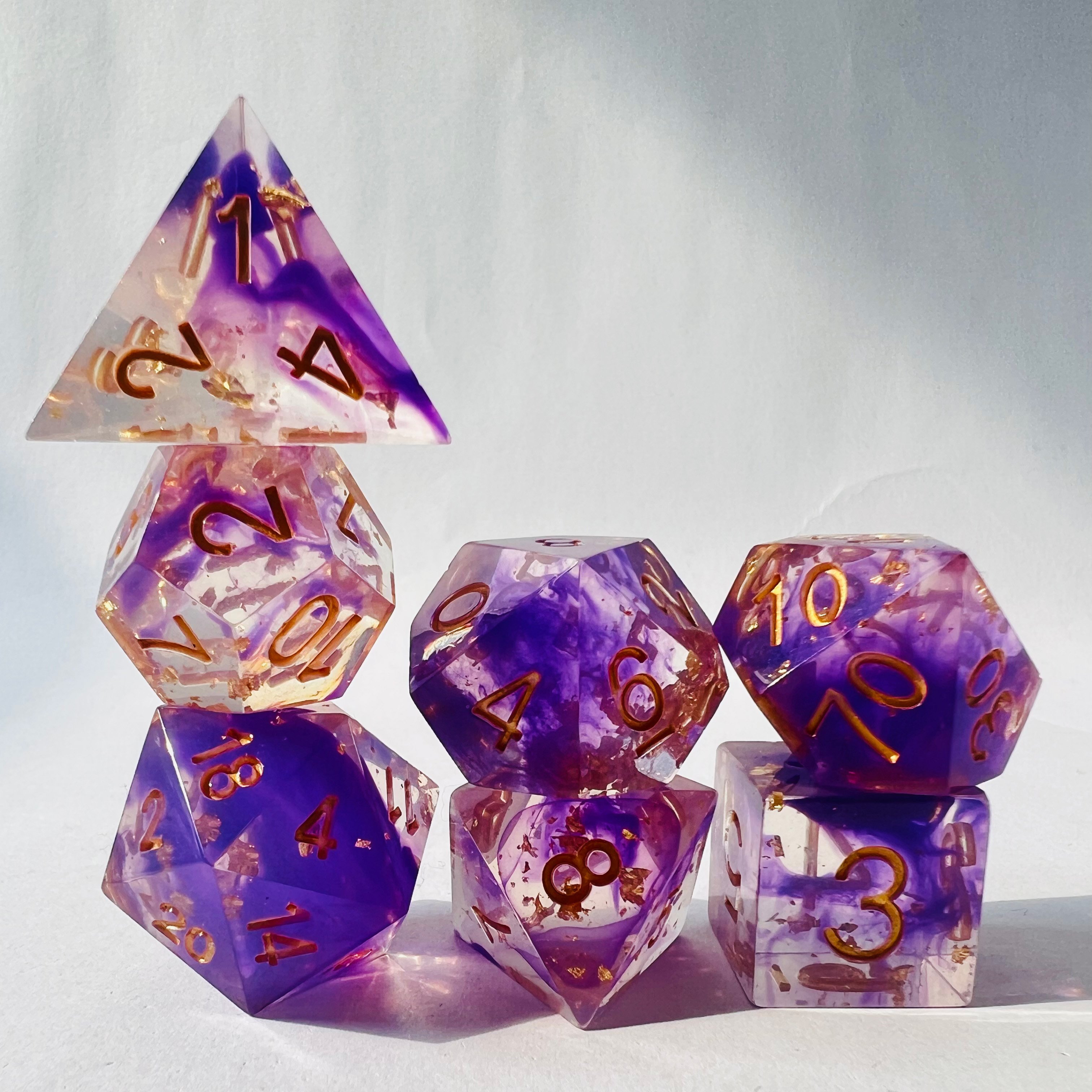 Custom Engraved RPG D&D Polyhedral 16Mm Resin Purple Smoke 7pcs Square Corner Dice Set Dungeons And Dragons