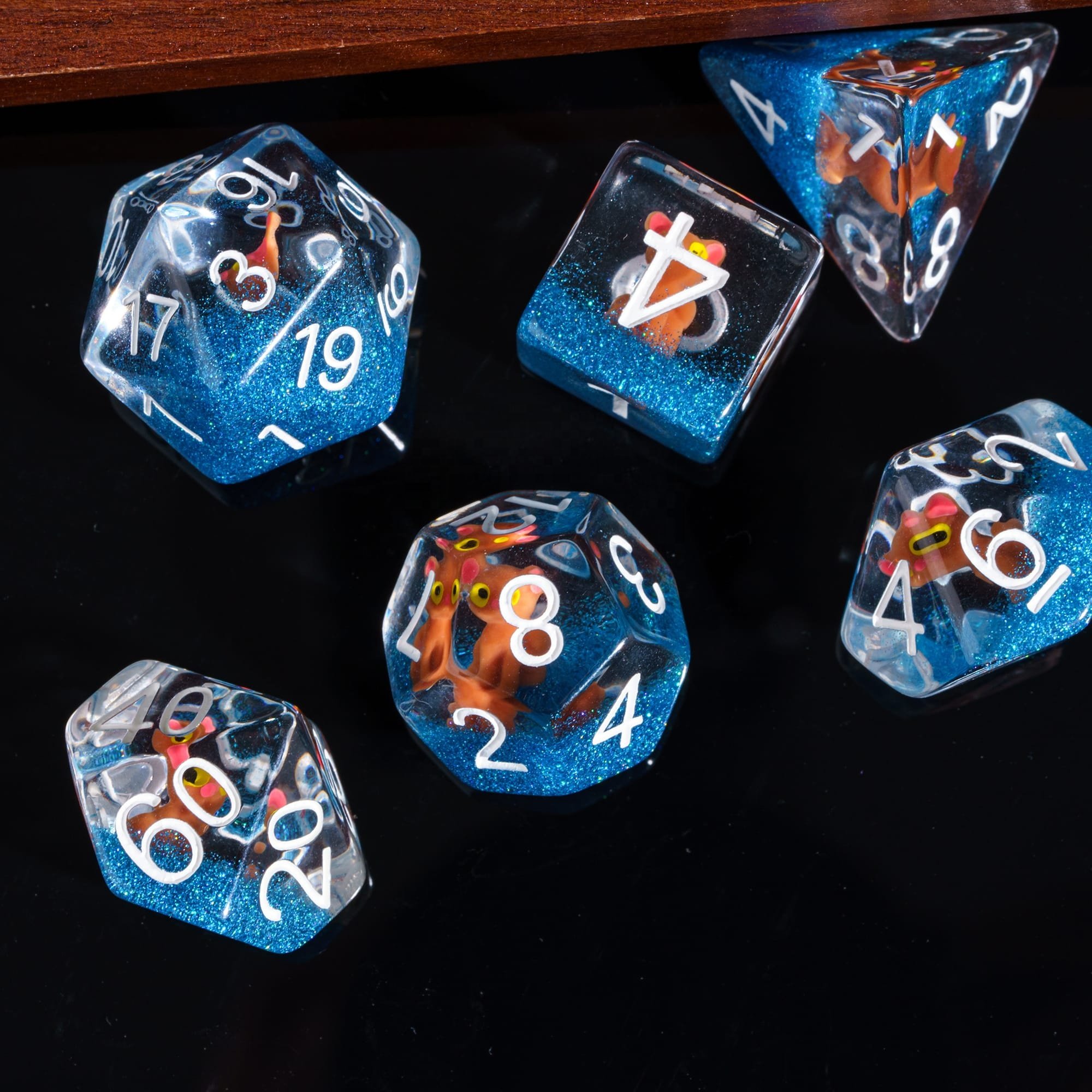 Udixi Brown Cat Dice Dice Dungeons and Dragons board game DND resin dice