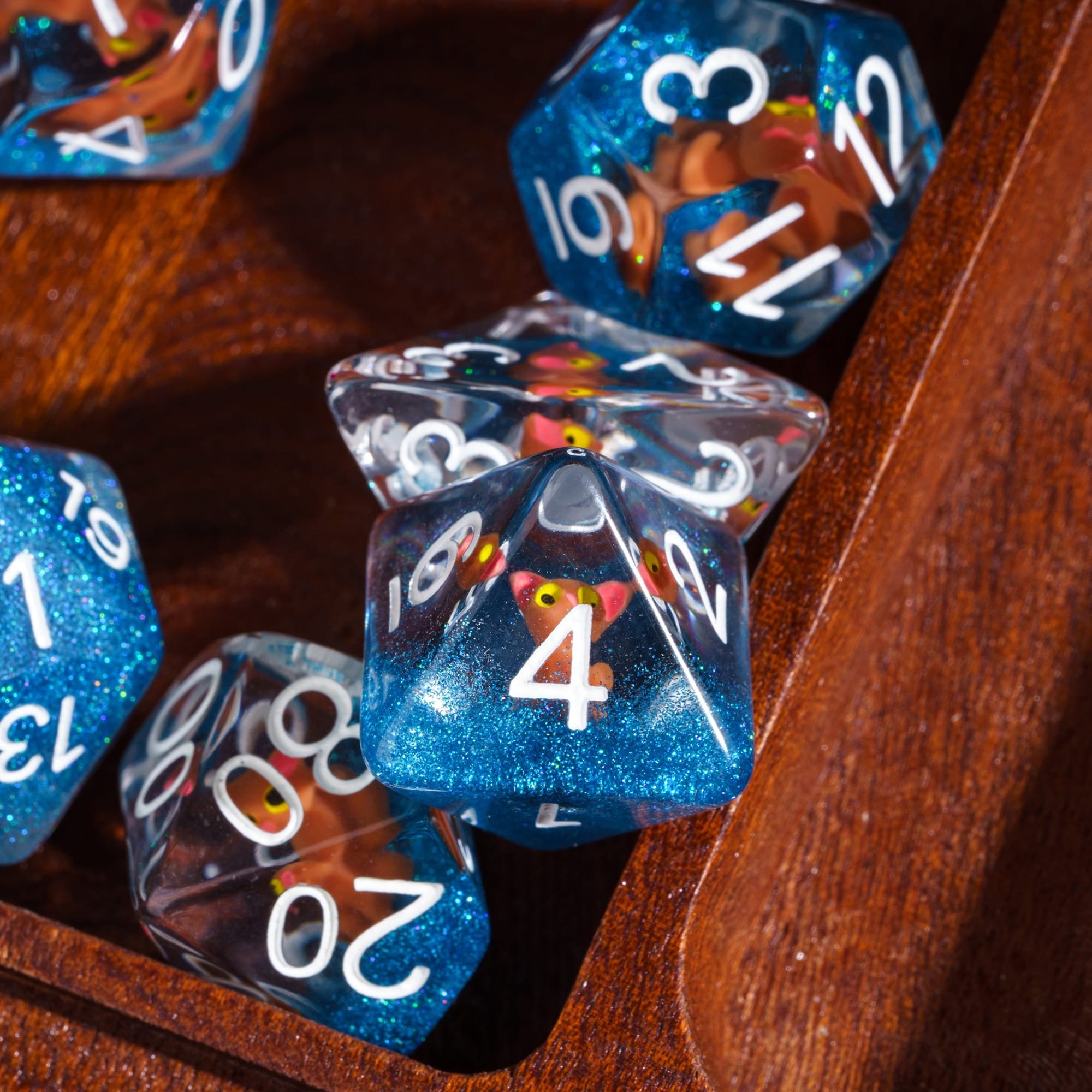 Udixi Brown Cat Dice Dice Dungeons and Dragons board game DND resin dice