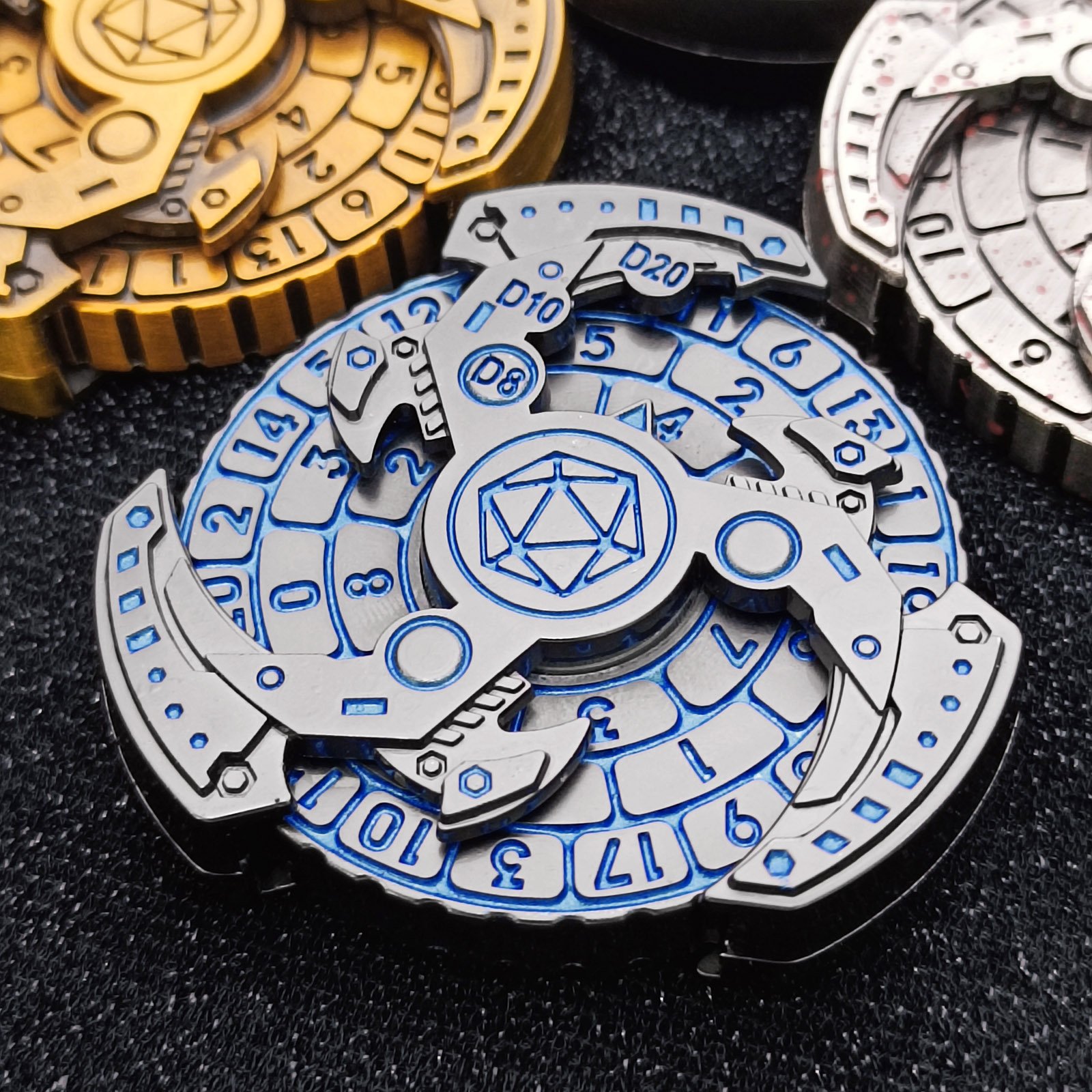 Promotional 60mm Rotating Dice Shape Mechanical Rotating Tabletop Game Team Teaching Metal Holiday Gift Rotating Dice