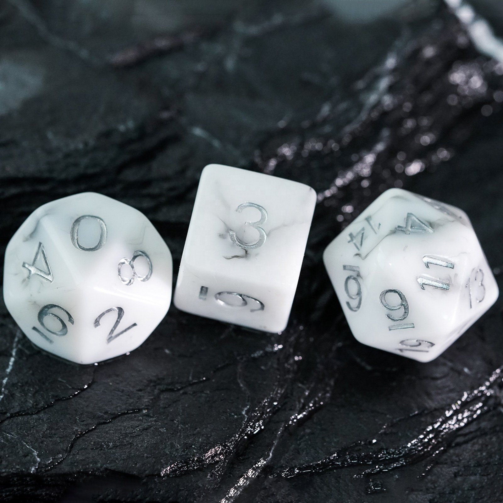 Udixi Plastic Resin RPG Polyhedral custom logo Dungeons and Dragons Black Stone Pattern Dice Set
