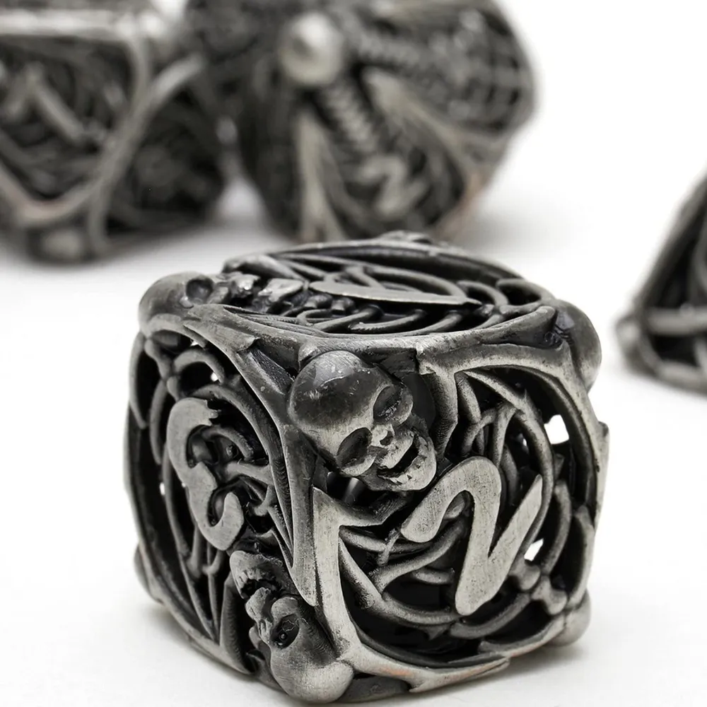 Custom logo Metal Hollow Skull RPG DND Dice set for Dungeon Dragon board game role-playing polyhedral digital dice