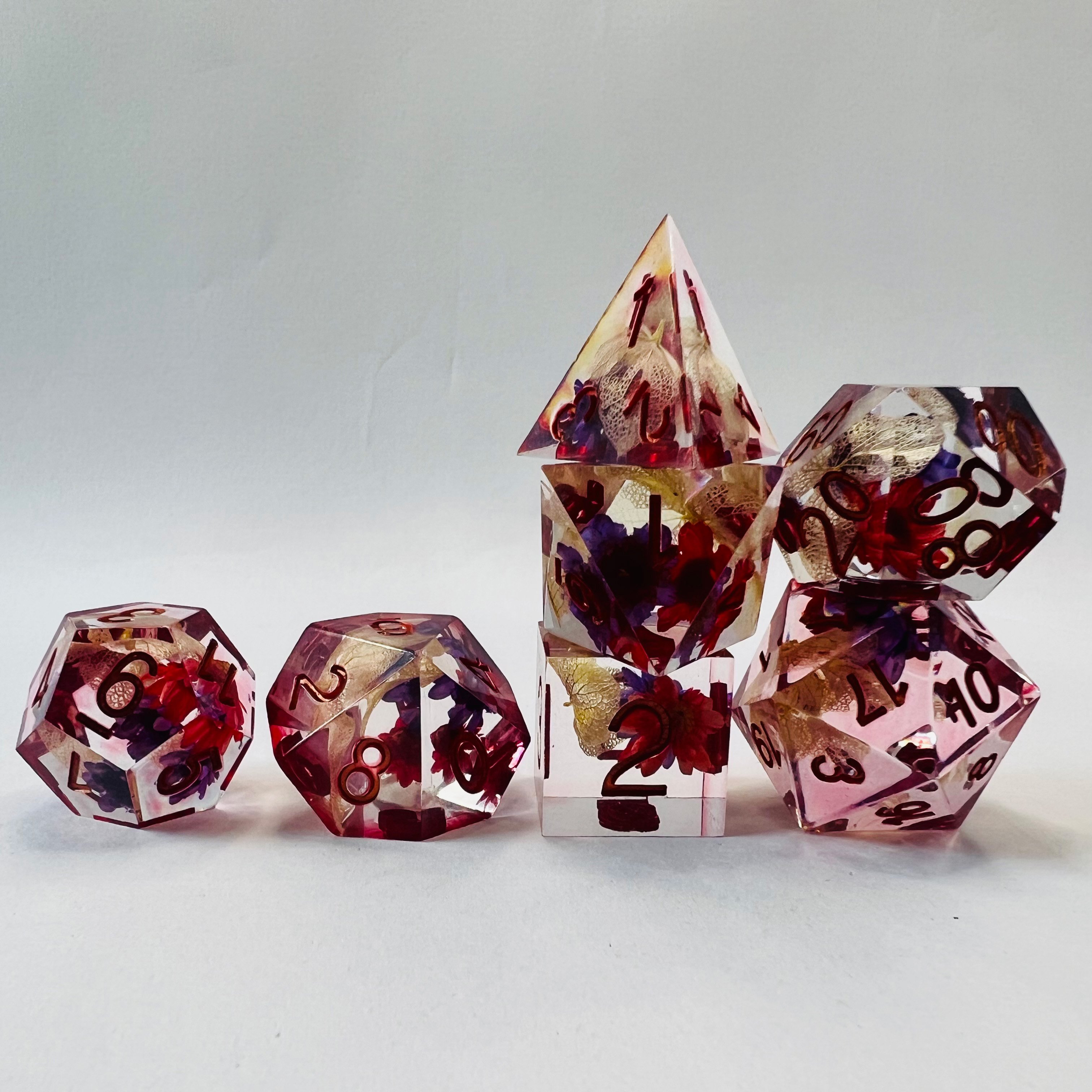 RPG Custom Logo Polyhedral DND Dice 16mm Resin Bulk Dungeons and Dragons D6 Red and Blue Flower Design Contains 7pcs