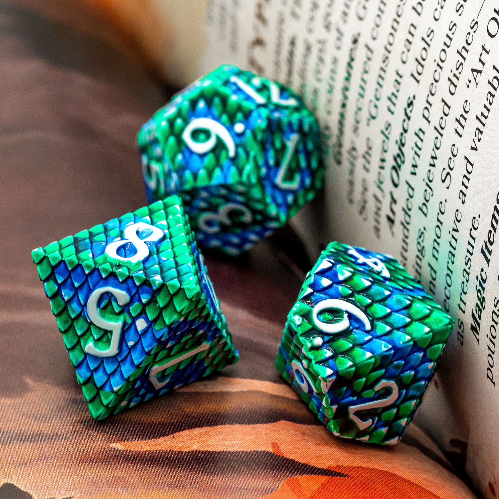 Udixi Polyhedral RPG Metal dungeons and dragons custom logo Dice Set Dragon Scale Blue&Green