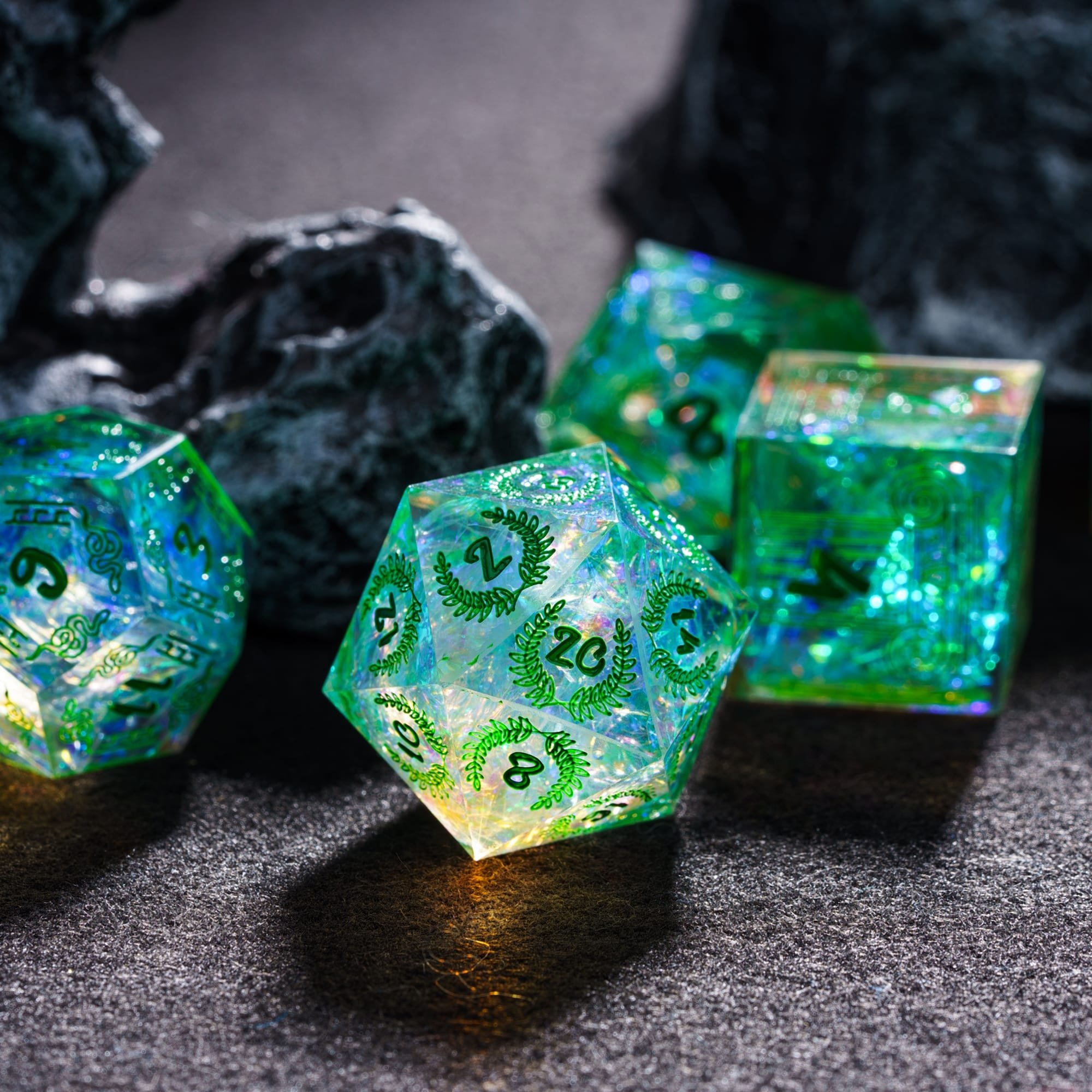 Udixi Polyhedral Custom Logo RPG dungeons and dragons resin sharp edge sides pattern Dice Set Green
