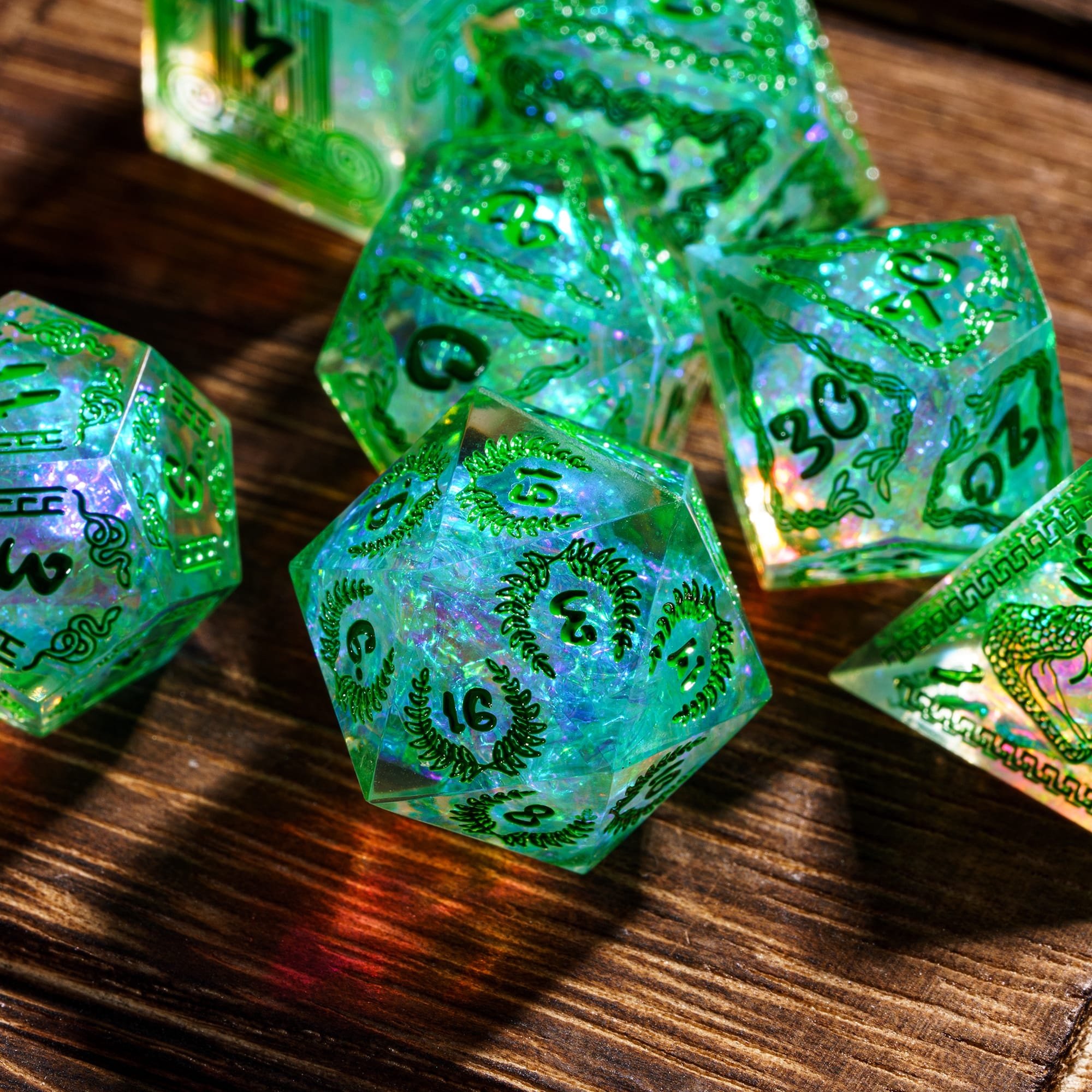 Udixi Polyhedral Custom Logo RPG dungeons and dragons resin sharp edge sides pattern Dice Set Green