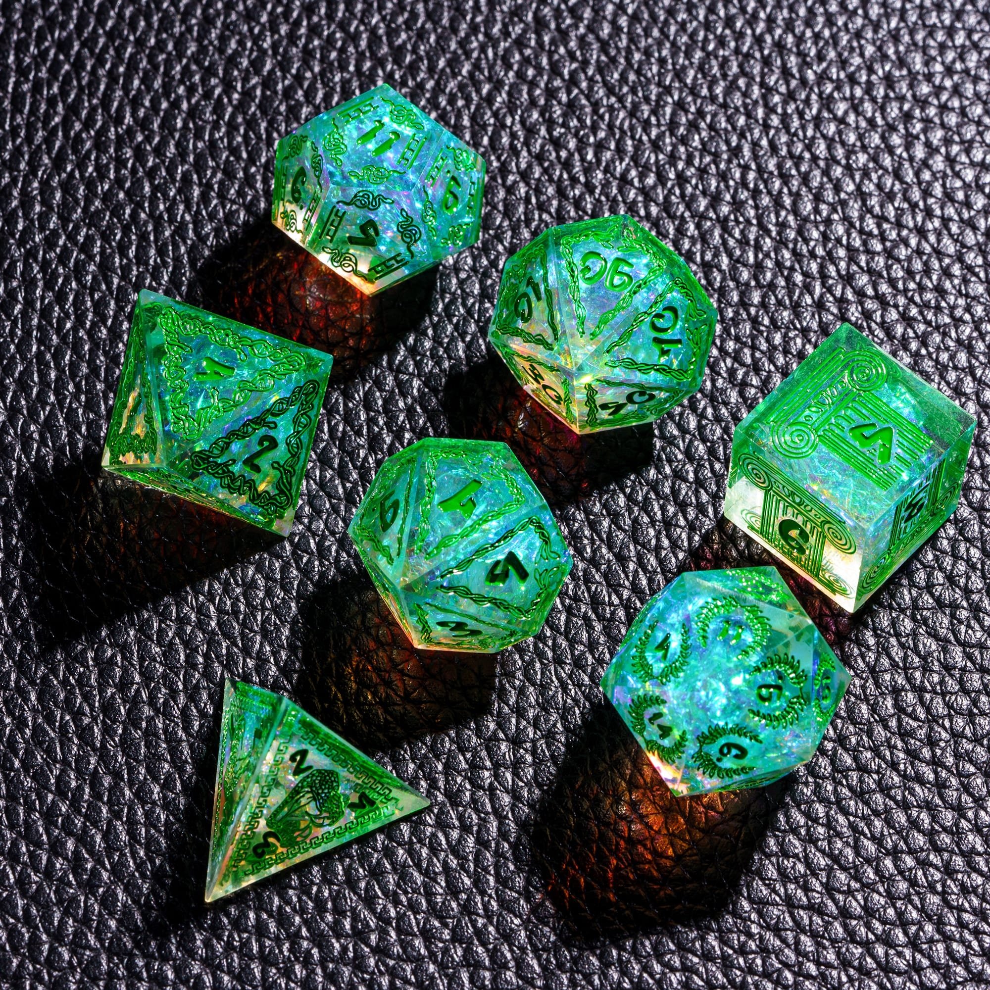 Udixi Polyhedral Custom Logo RPG dungeons and dragons resin sharp edge sides pattern Dice Set Green