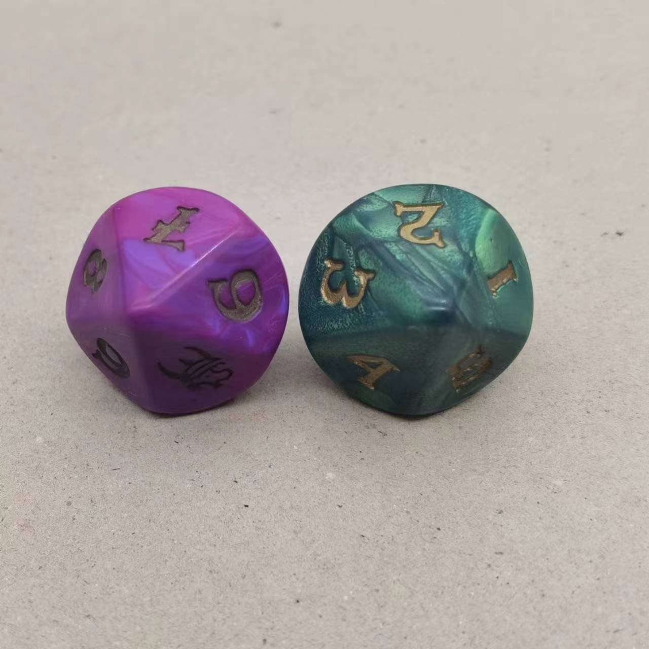 2024 wholesale Udixi dnd Bulk Polyhedral custom Dice D4-D20 Random Mixed Styles Resin Dice dungeon and dragon