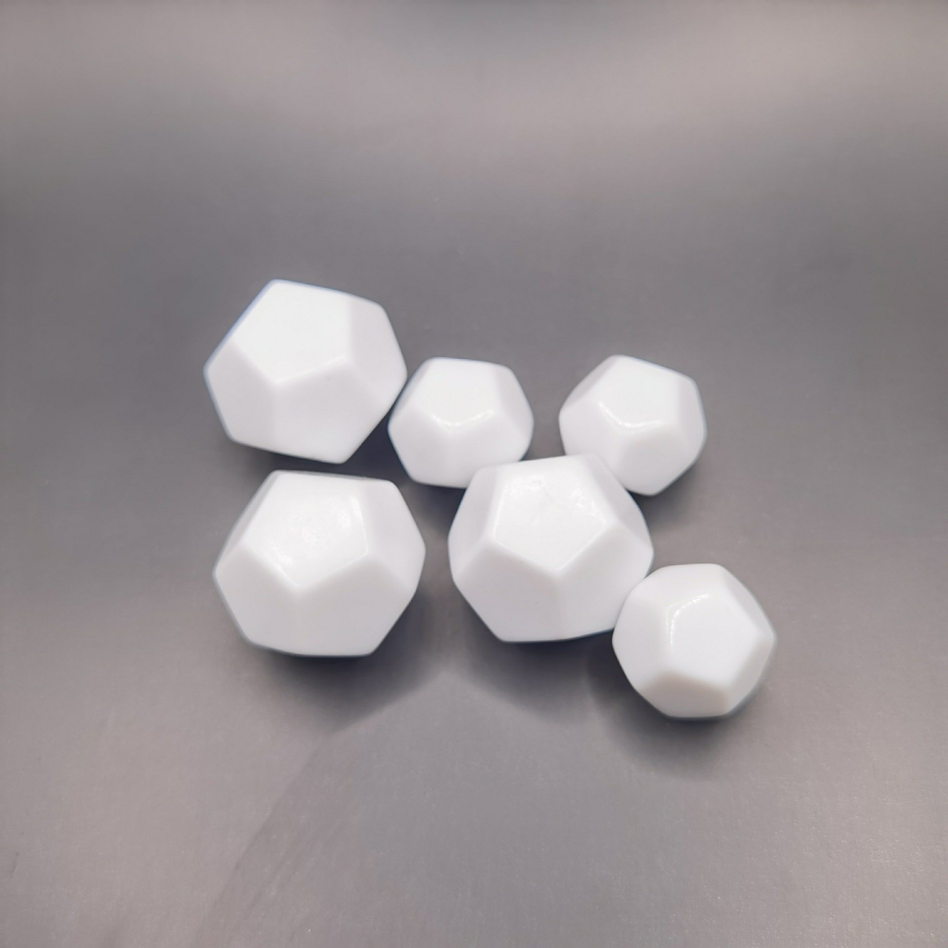 Blank dice D12 18mm 24mm white polyhedron custom acrylic bulk glossy dice wholesale