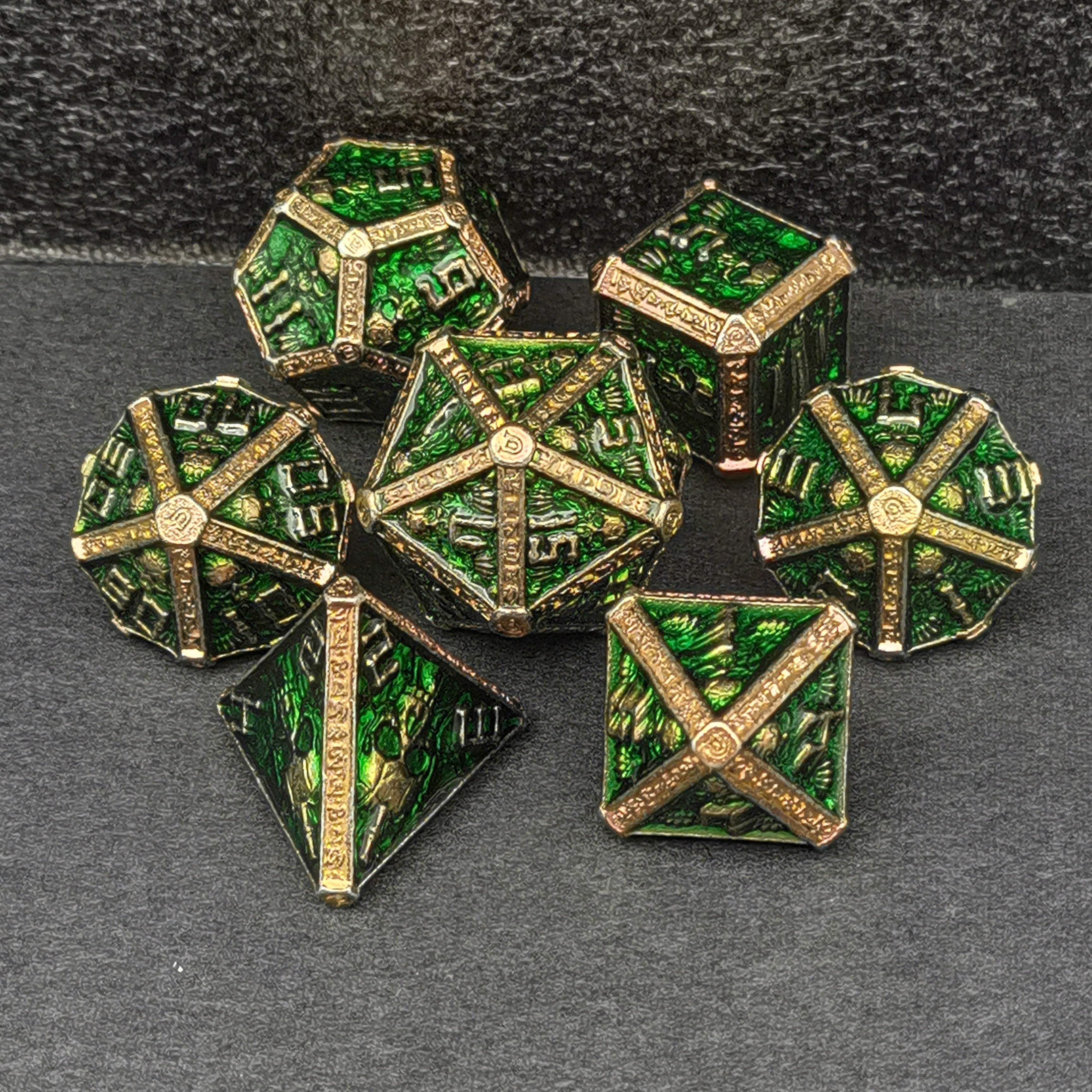 Hot Sale Polyhedral Solid Metal Dice Set Custom RPG Accessories Tabletop Board Games DND Metal Dice Set Made Zinc Alloy Copper