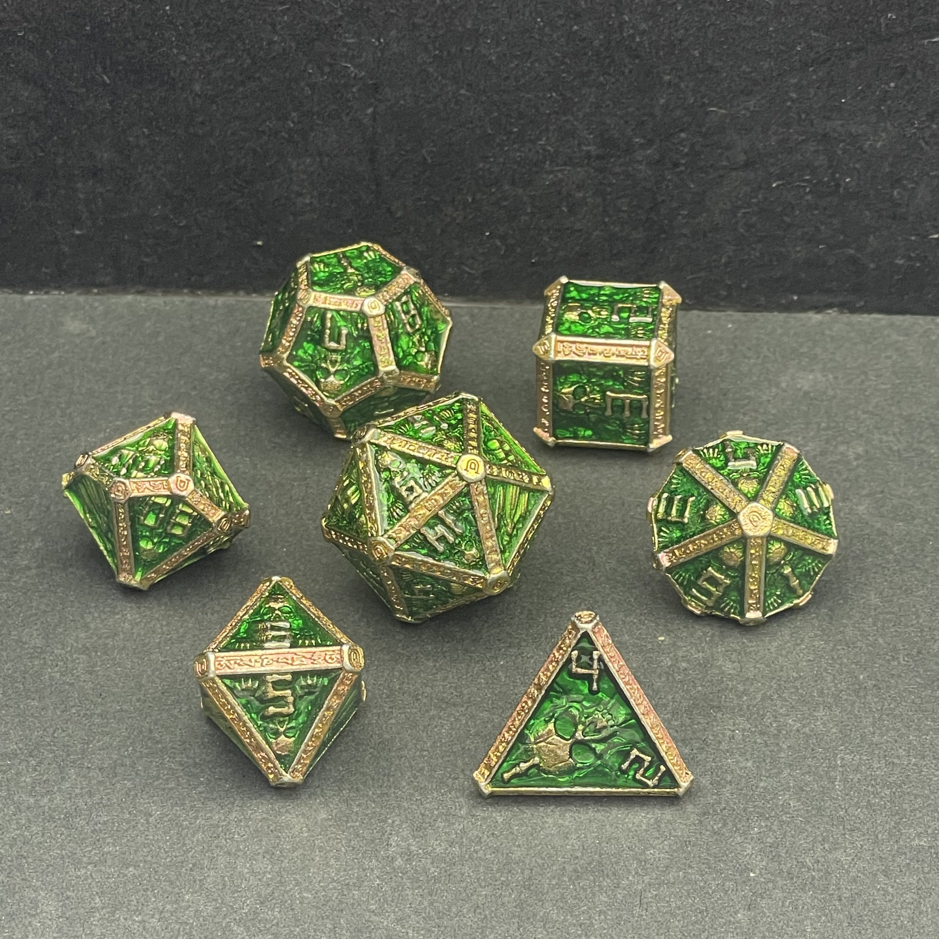 Hot Sale Polyhedral Solid Metal Dice Set Custom RPG Accessories Tabletop Board Games DND Metal Dice Set Made Zinc Alloy Copper