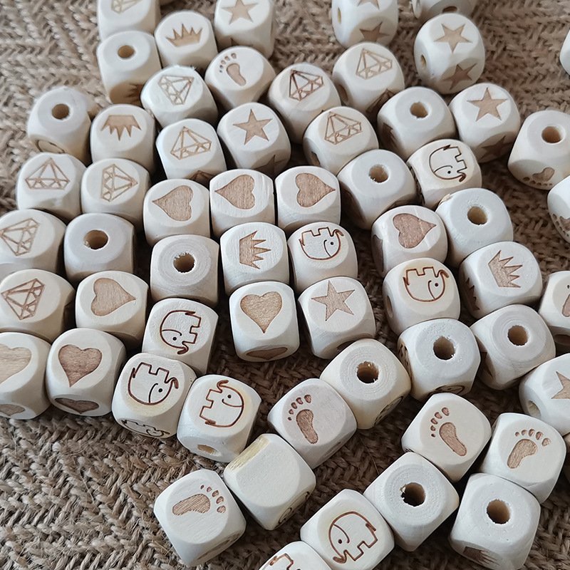 wholesale Custom 10mm 12mm laser engraved dice Wood Color Beech Square Cube Wooden English Alphabet Letter Beads with Hole