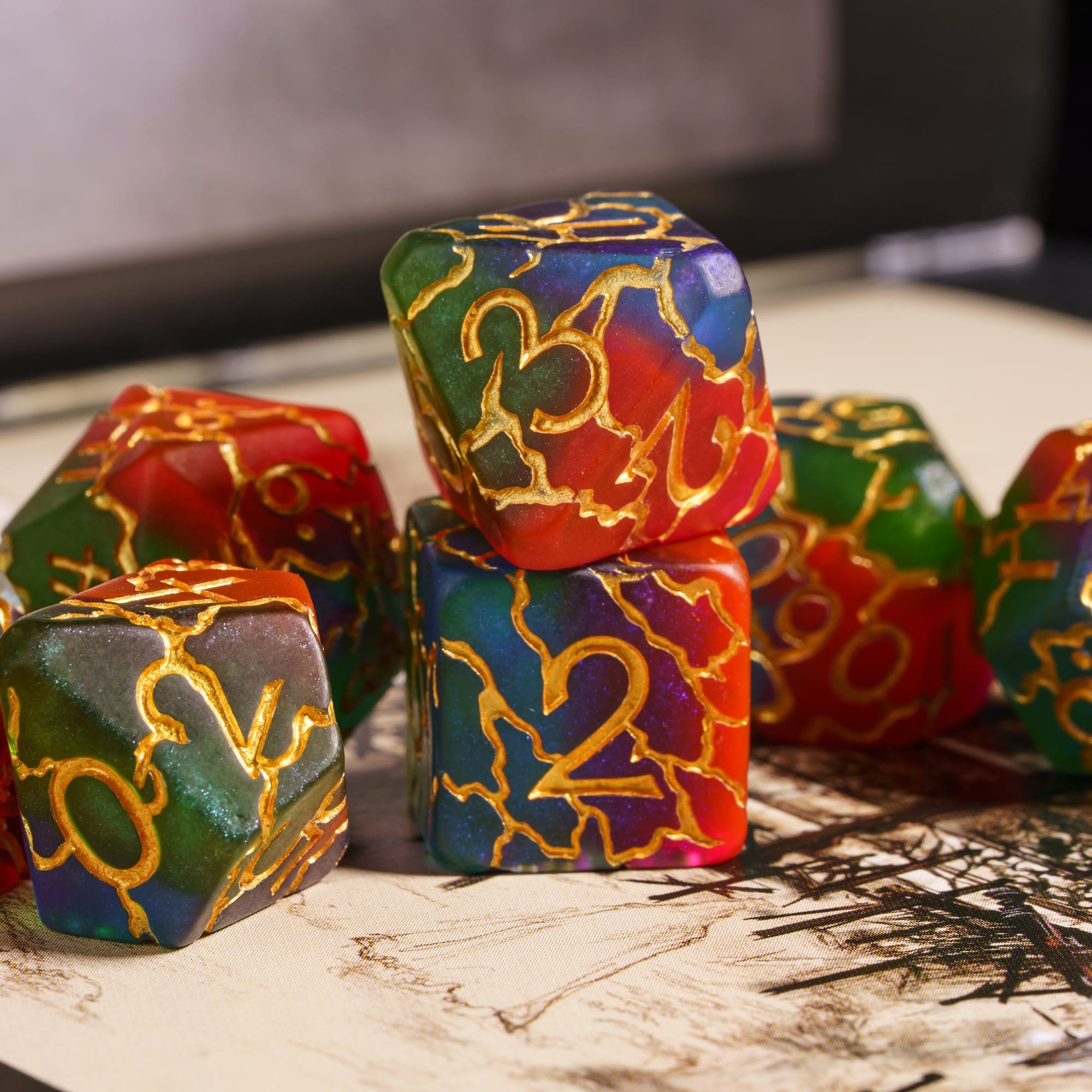 Udixi Plastic RPG Polyhedral Dungeons and Dragons d&d Resin custom logo crack Dice Set