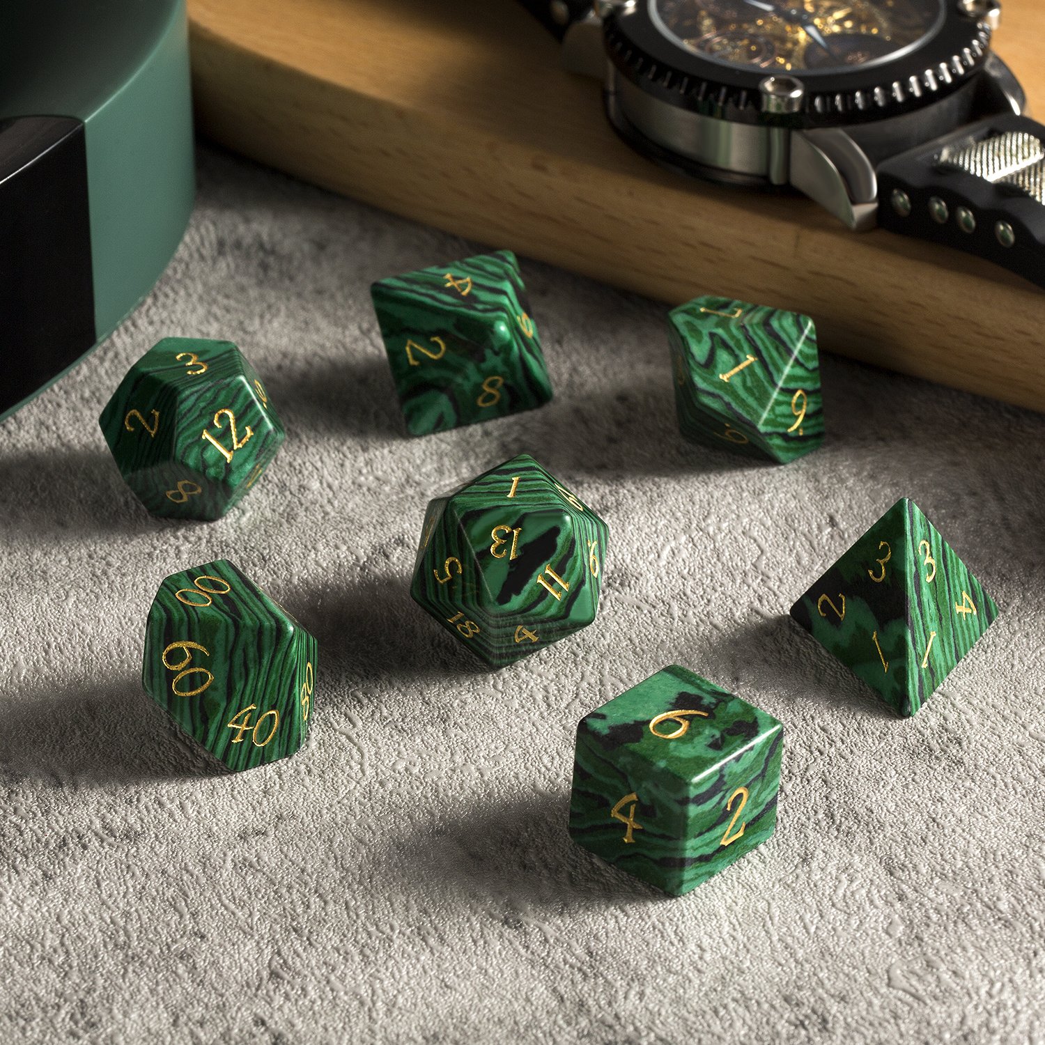 New style Natural Gemstone Dice Custom Engraved DND gem Dice Stone Handmade Polyhedral Dice Set for Table Games Malachite