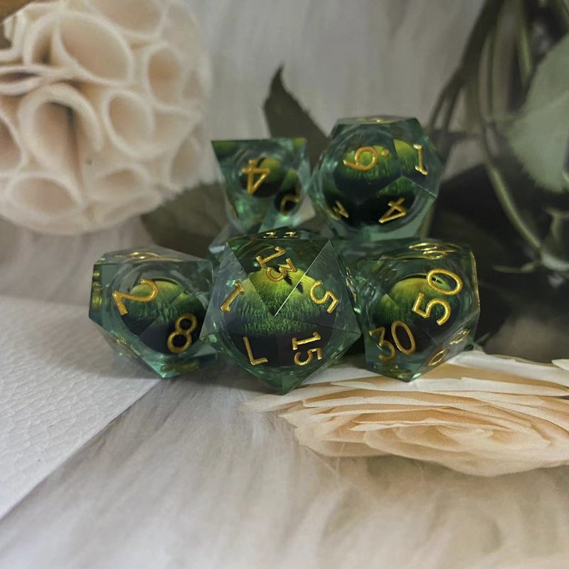 Liquid core Resin 7 RPG game Custom logo Dungeons & Dragons board game Longan dice set