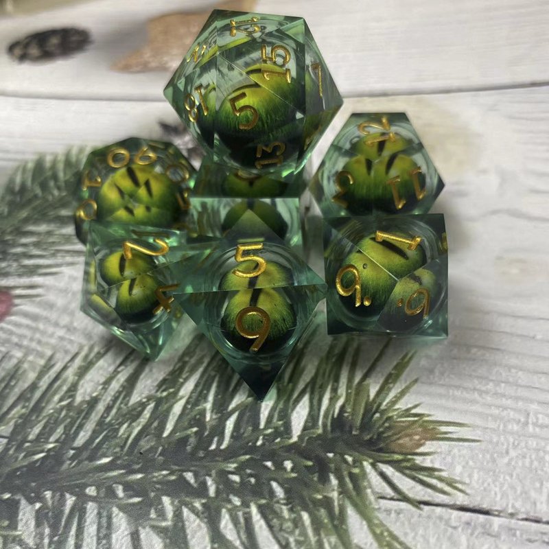 Liquid core Resin 7 RPG game Custom logo Dungeons & Dragons board game Longan dice set