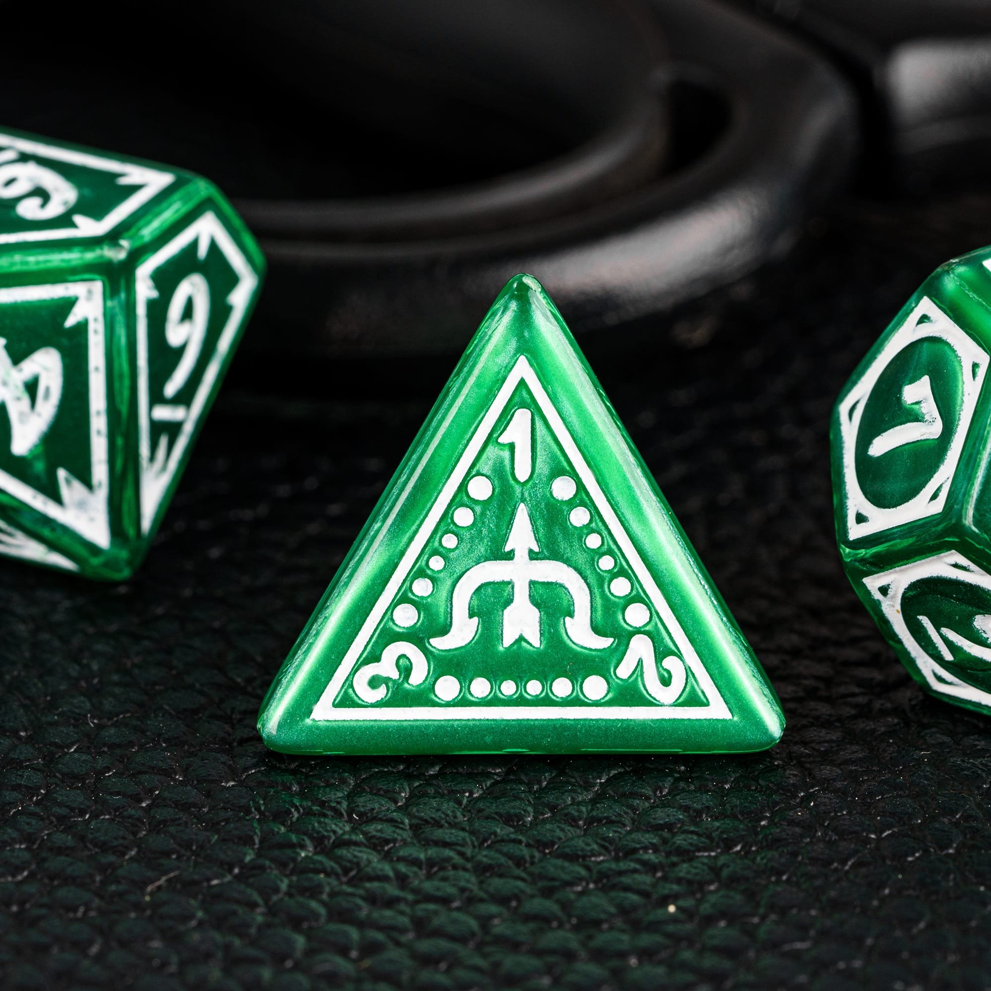 Udixi Plastic Polyhedral custom logo rpg dungeons and dragons Acrylic colored pattern dice game set