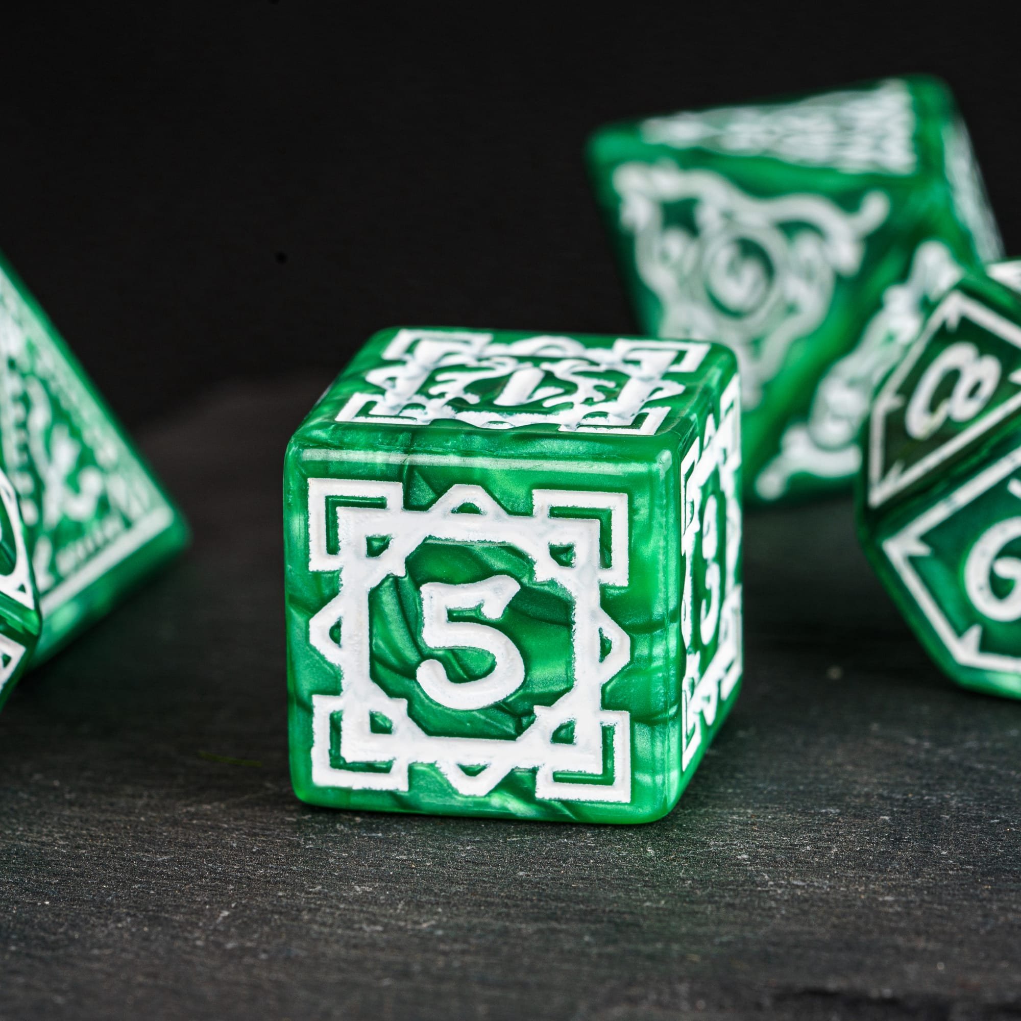 Udixi Plastic Polyhedral custom logo rpg dungeons and dragons Acrylic colored pattern dice game set