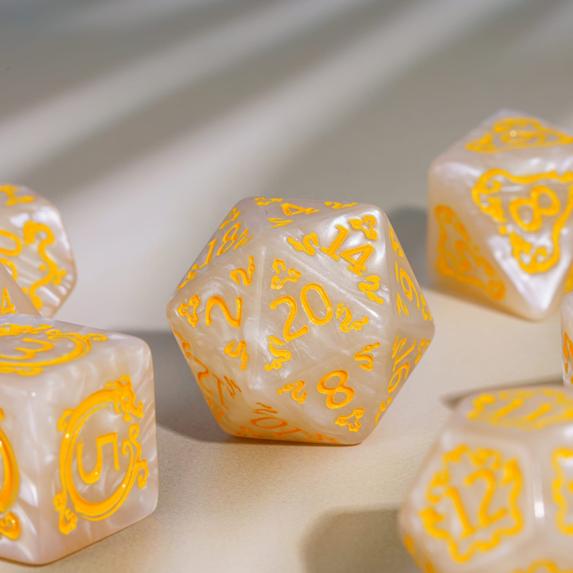 Udixi Plastic Polyhedral custom logo rpg dungeons and dragons Acrylic colored dragon pattern dice game set
