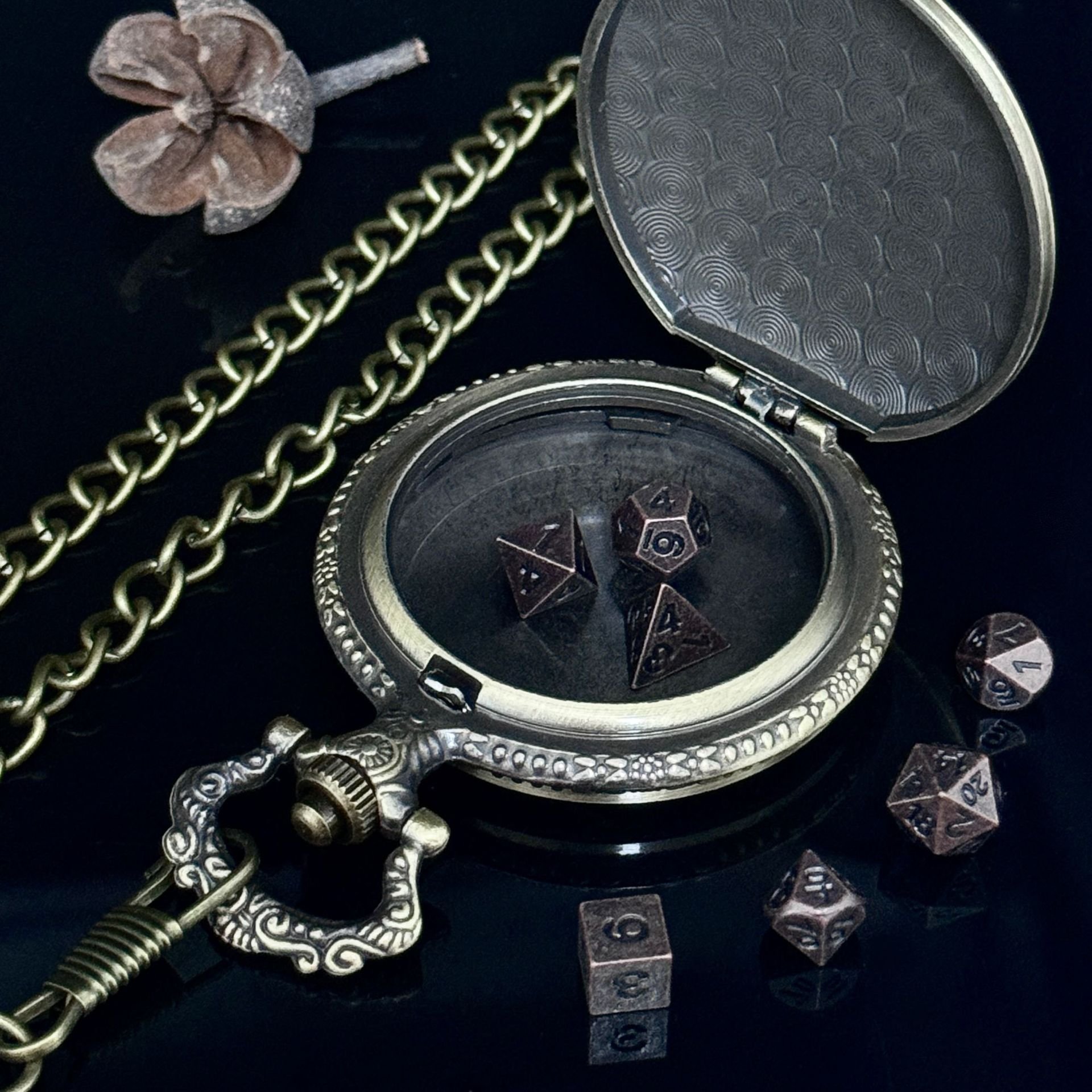 Premium D20 Dragon Pocket Watch Shell DND Dice Case with Mini Metal Dice Set Board Game Accessories