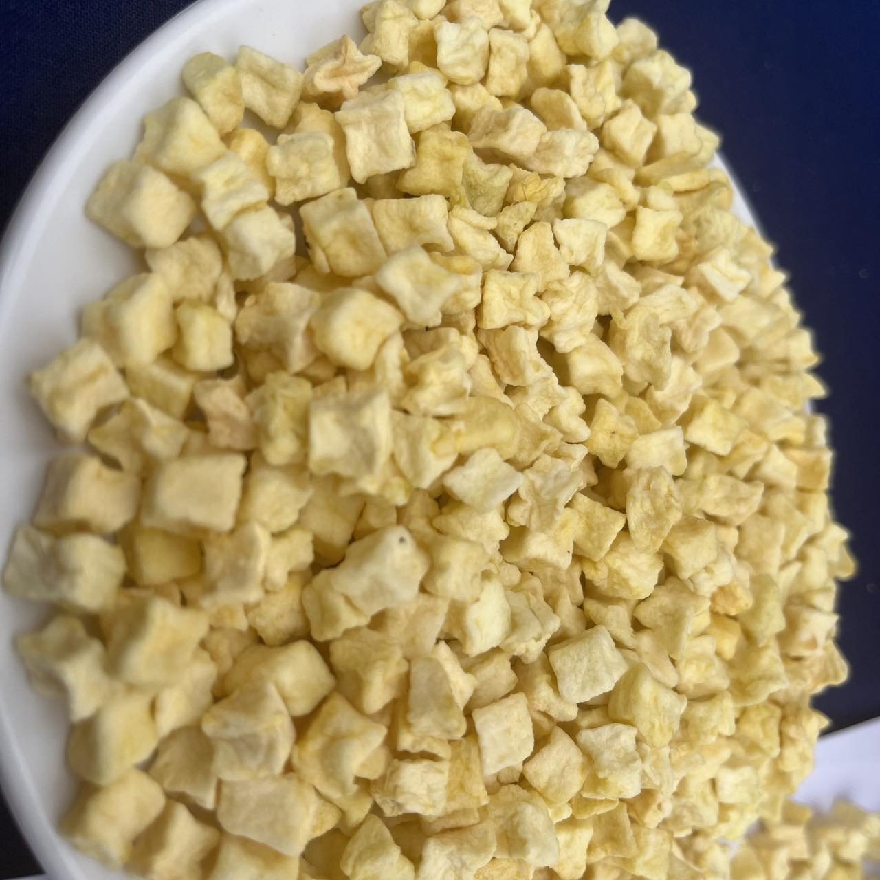 Factory manufacture Customized hot sale top quality fuji dried apple dice qinguan or fuji