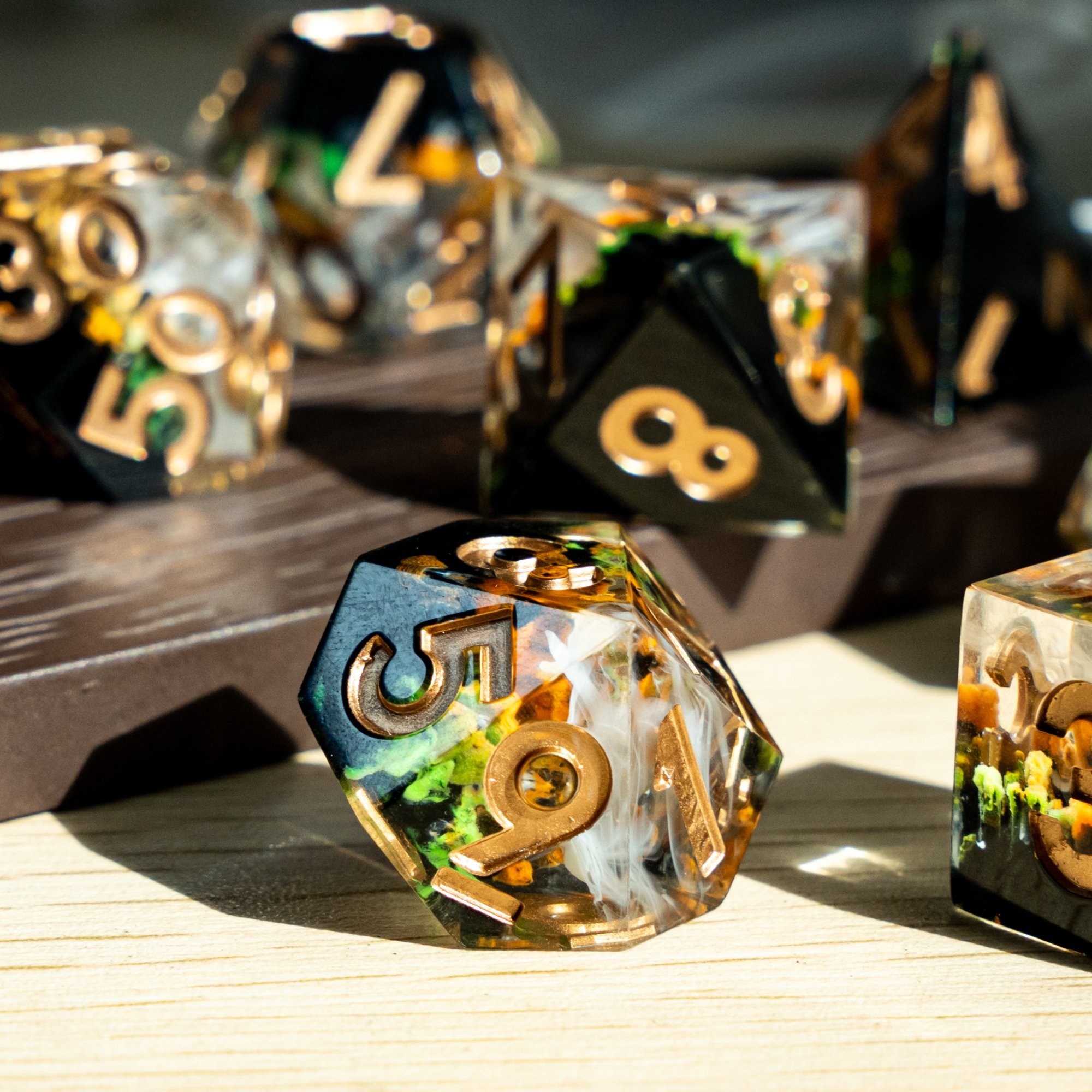 Udixi sharp edge dice Polyhedral Resin RPG dungeons and dragons Dice Set Golden Peak