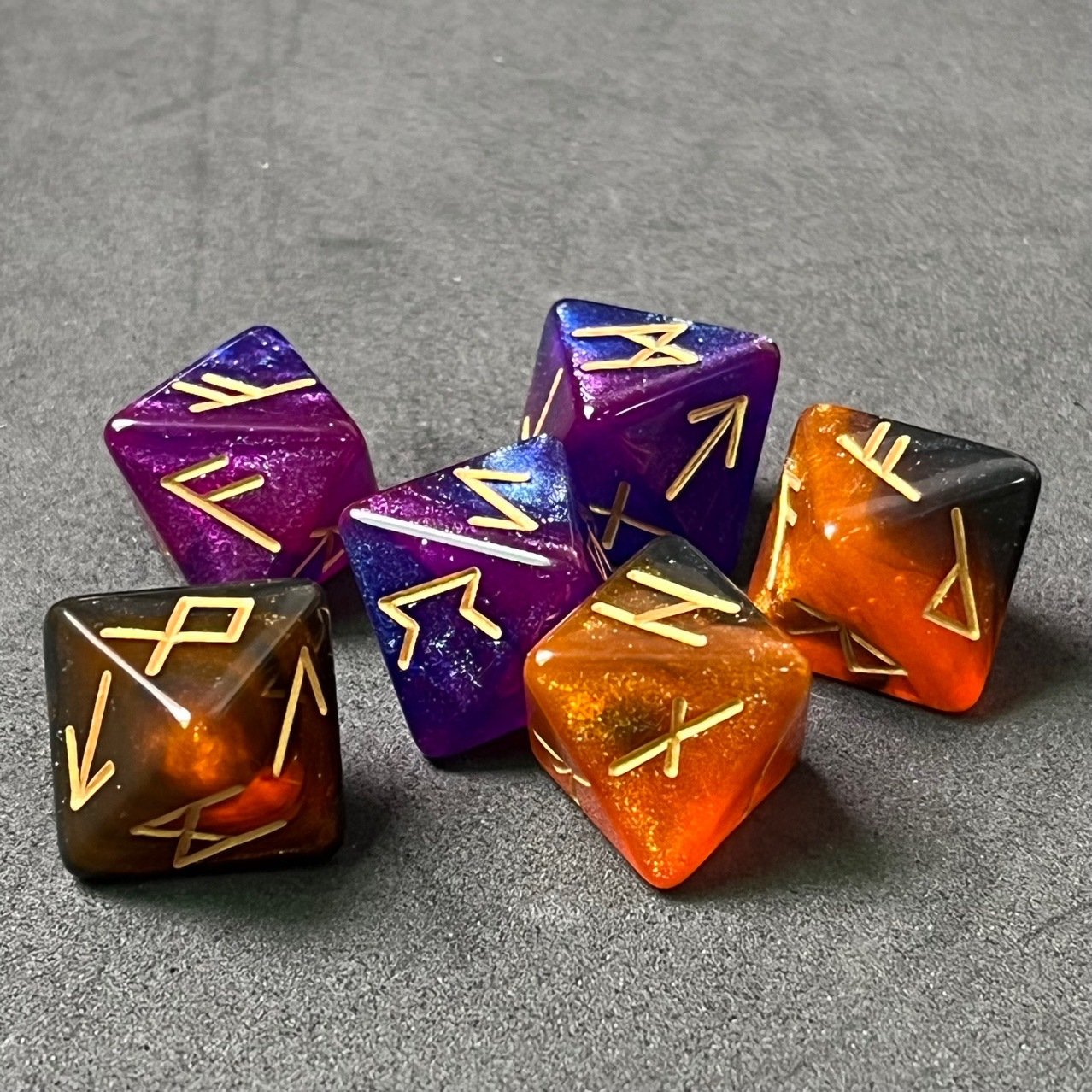 Divination Game Toy 3 Pcs Table Game Dice Polyhedral Rune Dice Acrylic 8-Sided Astrological Dice