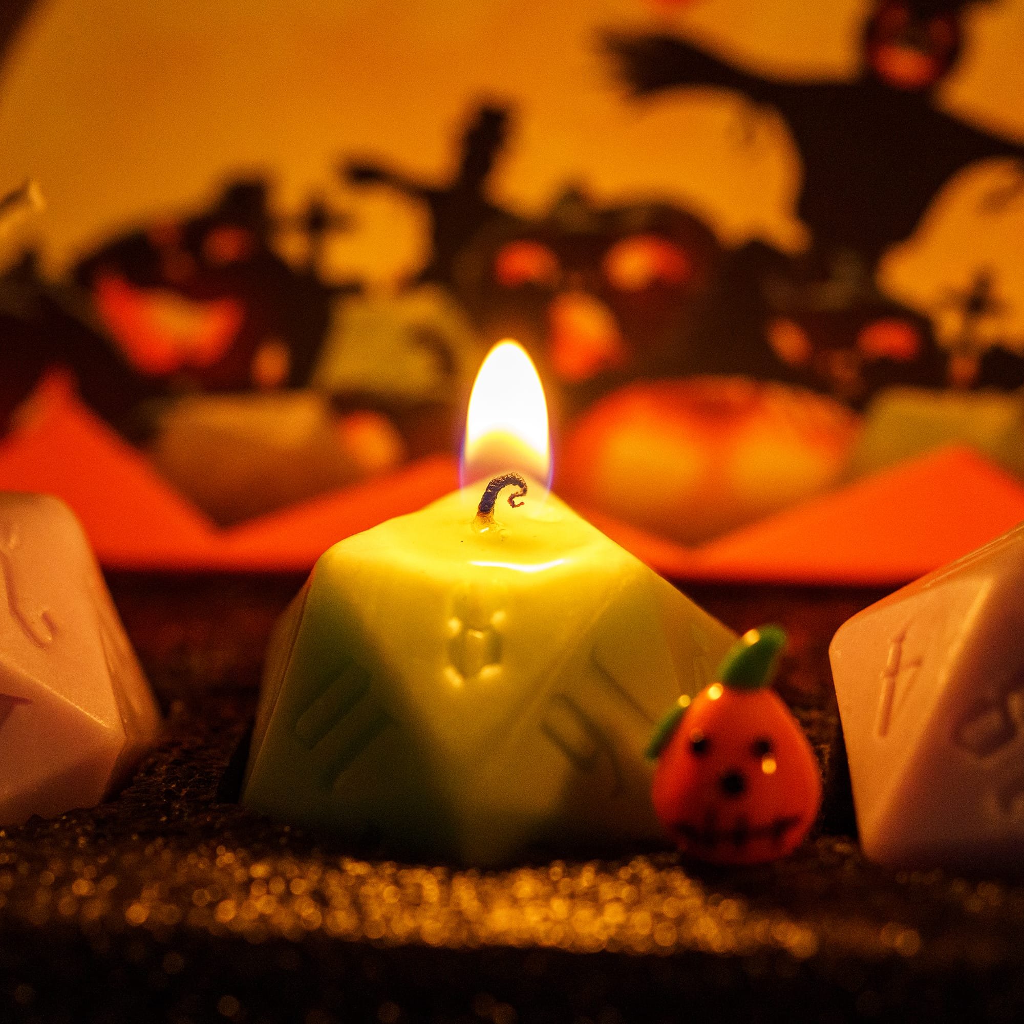 Udixi Custom Halloween 33mm Candle Dungeons and Dragons RPG Board Game Dice Set Halloween Gifts