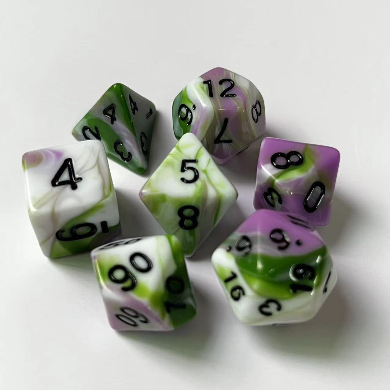 Four-color dice set 7pcs digital dice polyhedral resin dice set acrylic DND card game accessories