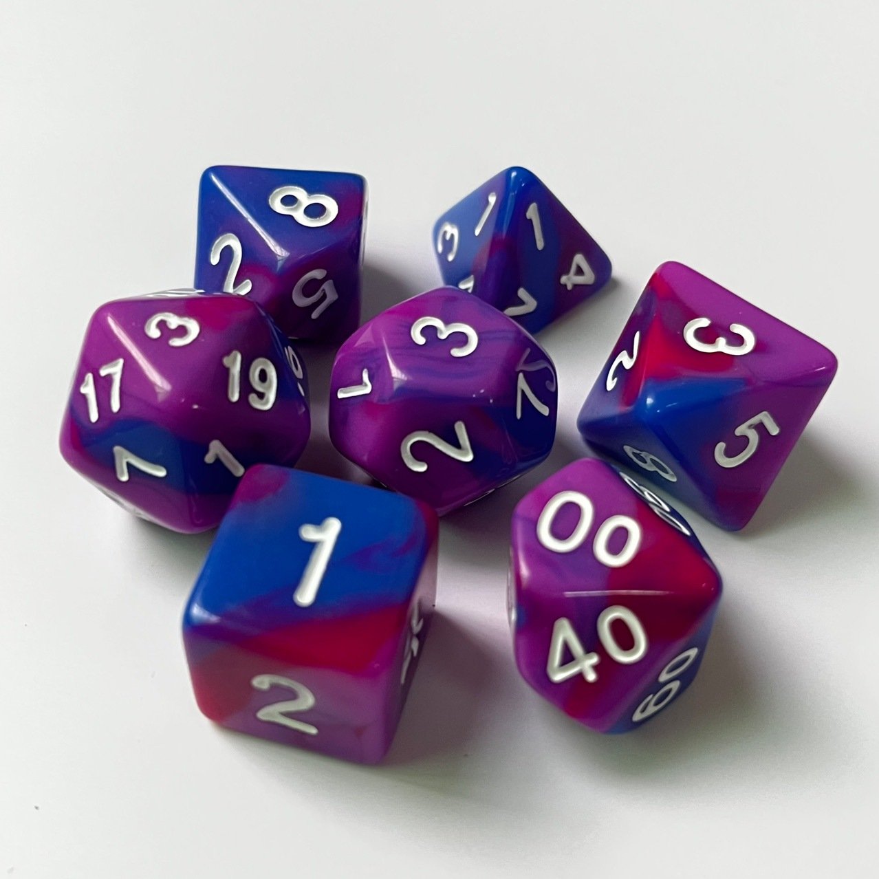 Four-color dice set 7pcs digital dice polyhedral resin dice set acrylic DND card game accessories