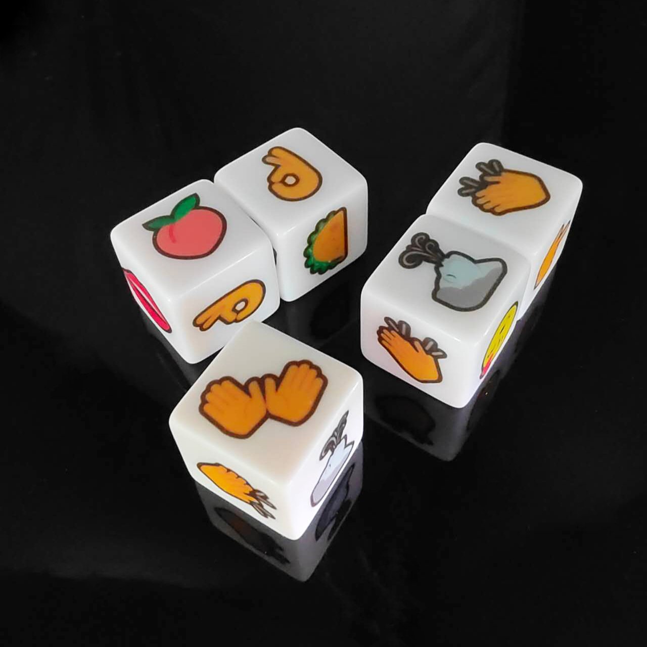 Cheap Prices Board Game Bulk Wholesale Custom Logo Personalized Acrylic 16mm Dice Set Zip With A Variety Fruit Patterns