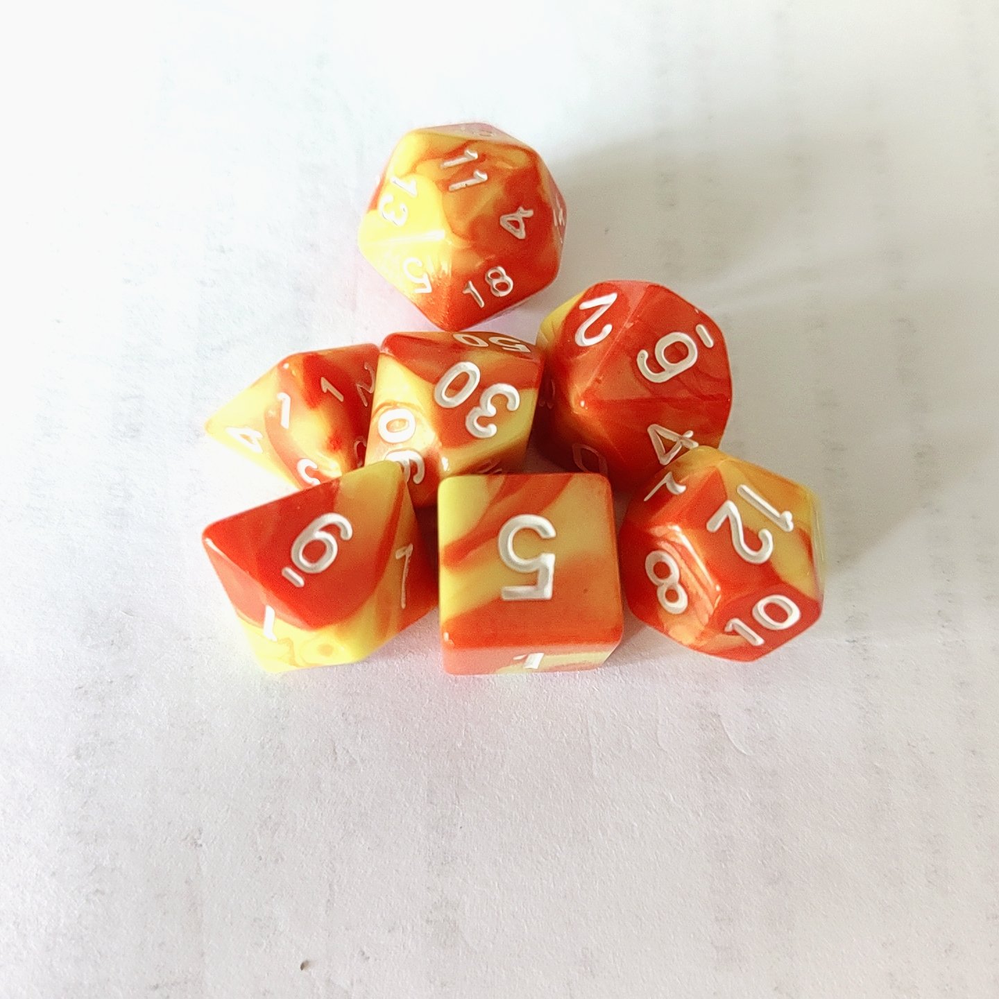 Orange and Yellow color 16 mm D6 Acrylic Polyhedral RPG DND round Corner Dice Custom RPG DND For Board Game For Bar