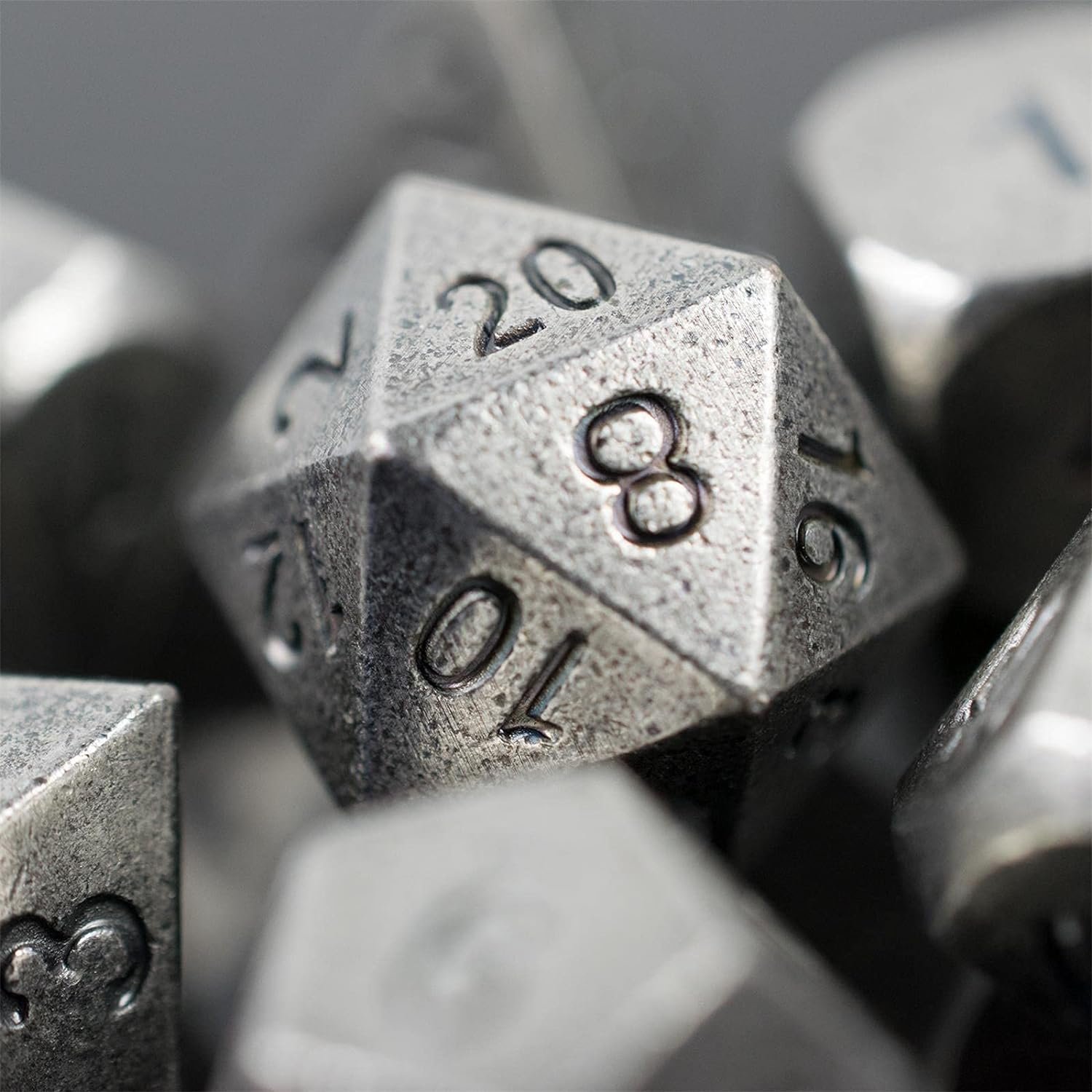 Polyhedral metal dice set can be customized logo board Dungeons & Dragons Rpg game dice