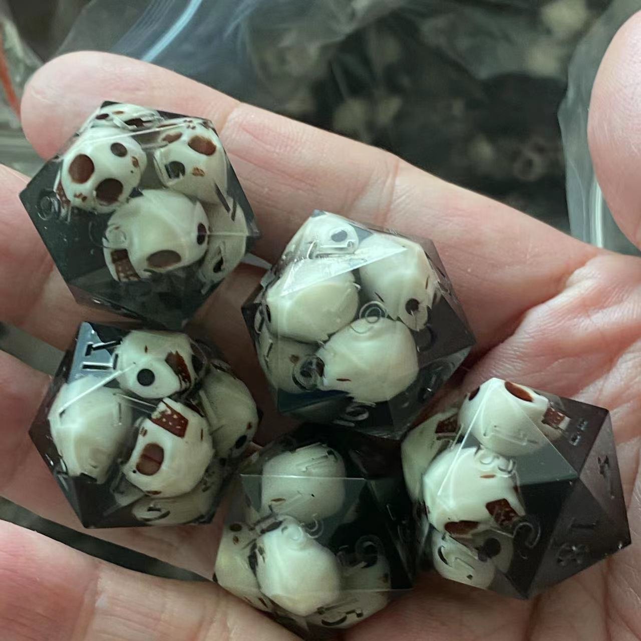dnd resin dice custom set sharp edged resin dungeons and dragons dice d20 skulls custom dice